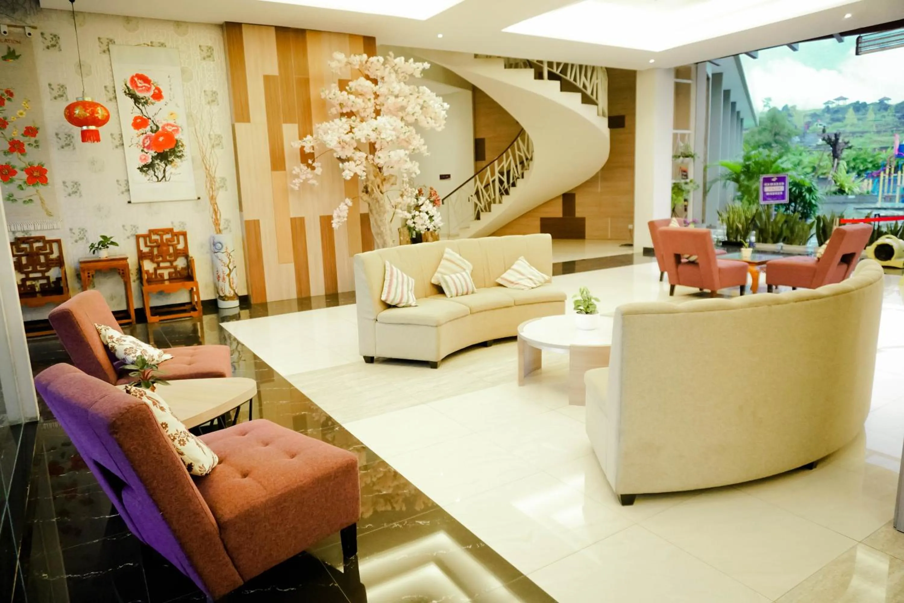 Lobby or reception in Harmoni Hotel Garut