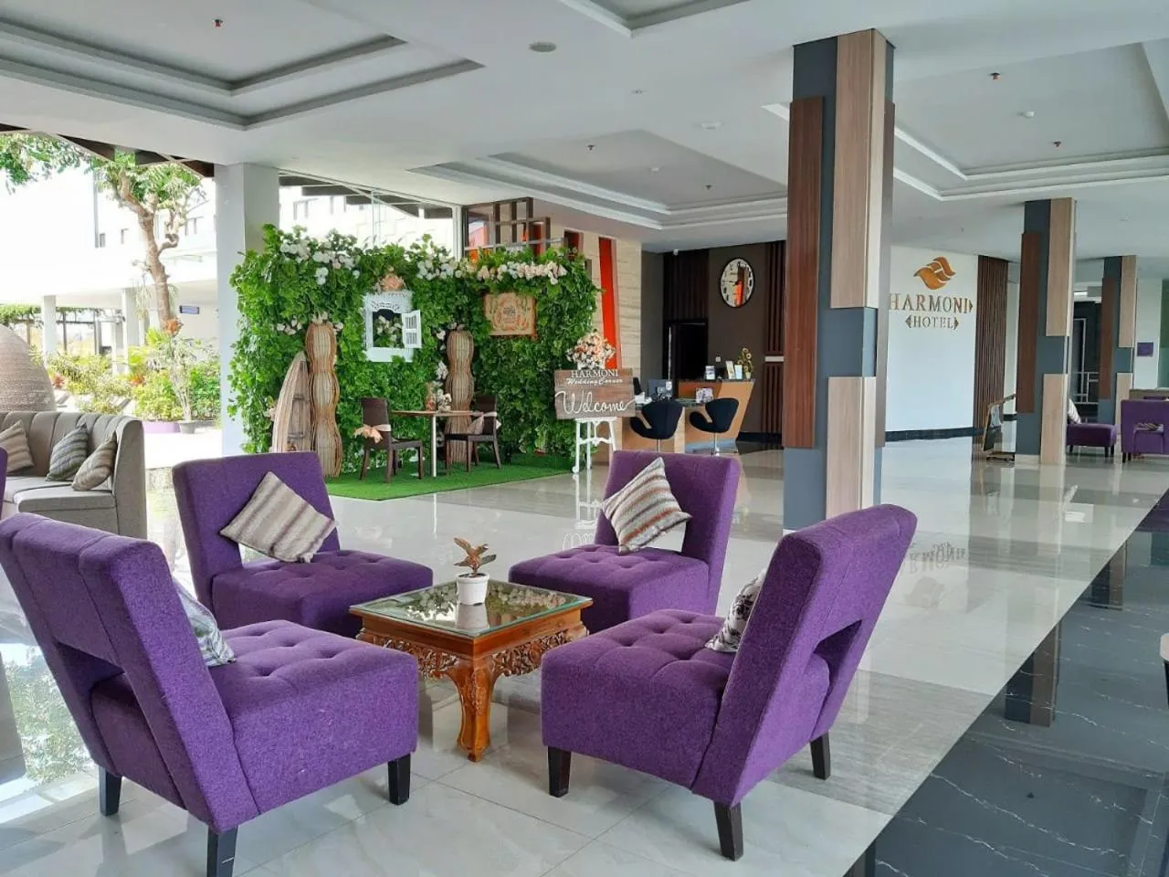 Lobby or reception in Harmoni Hotel Garut