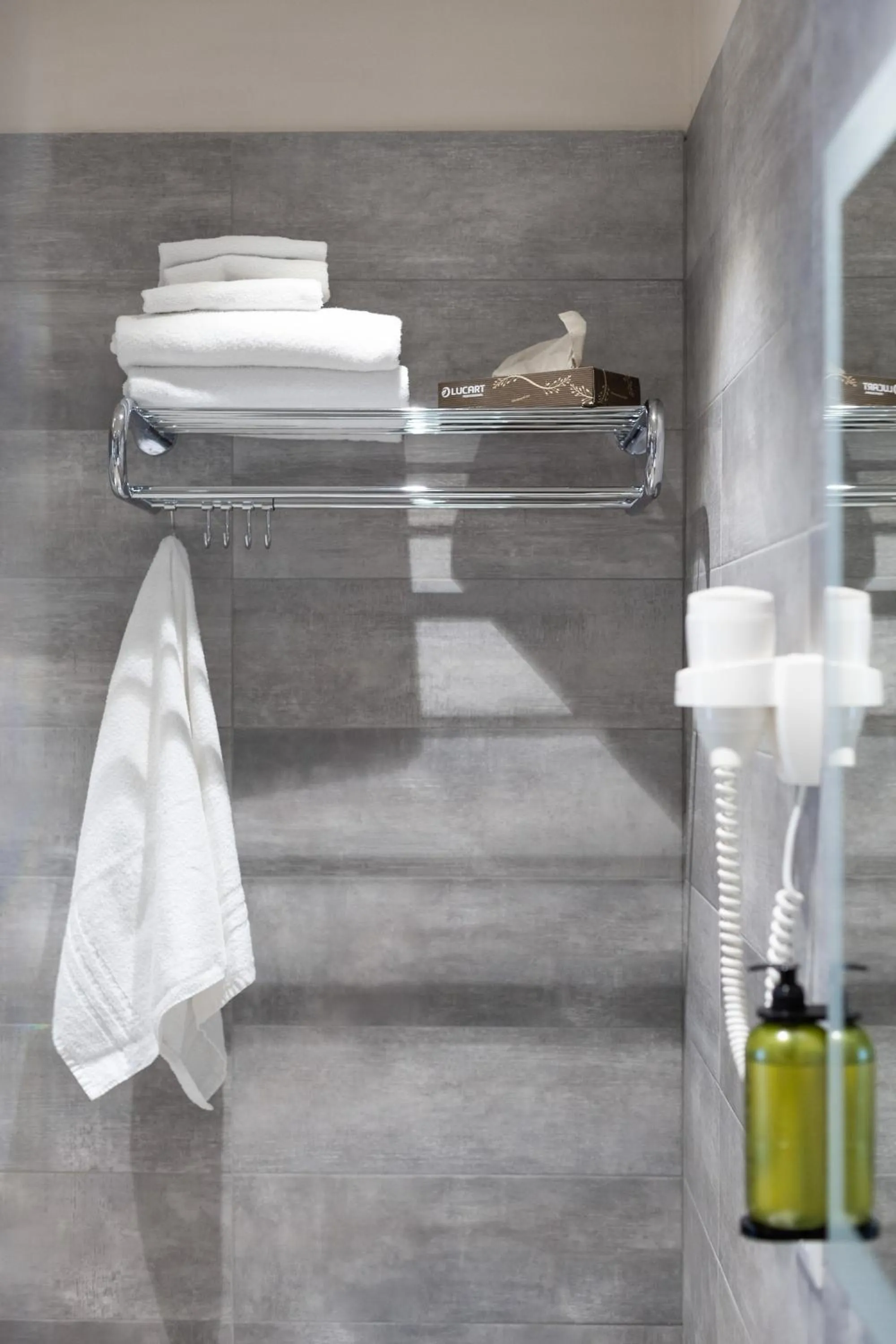 Bathroom in Hotel Oasi Beach