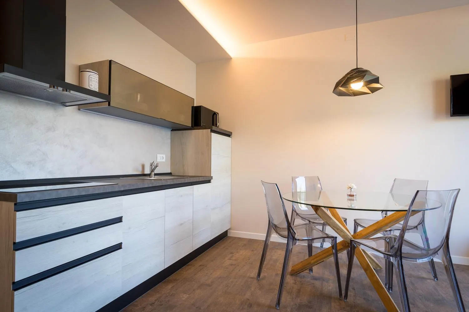 Kitchen or kitchenette in Hotel Oasi Beach