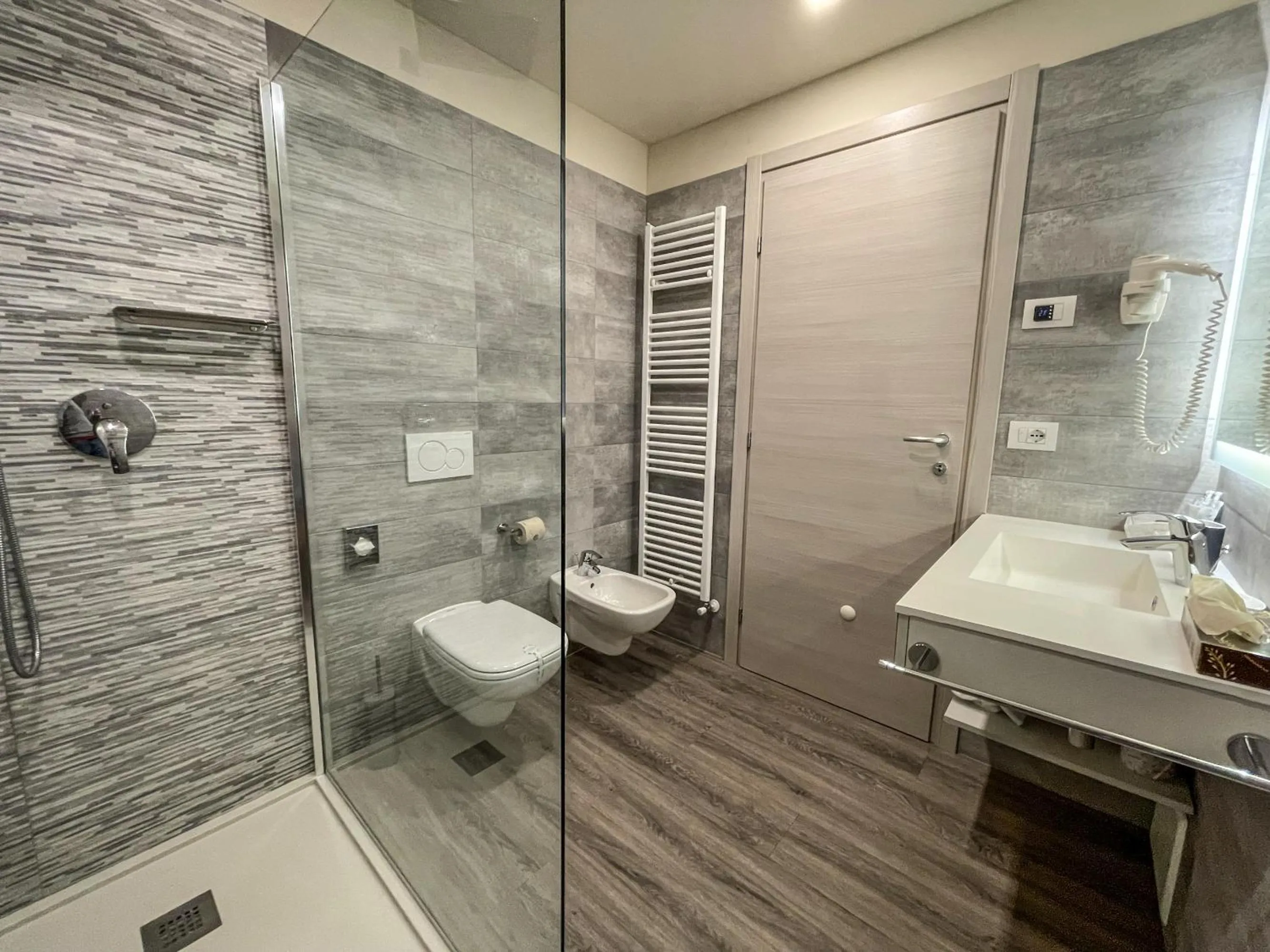 Bathroom in Hotel Oasi Beach