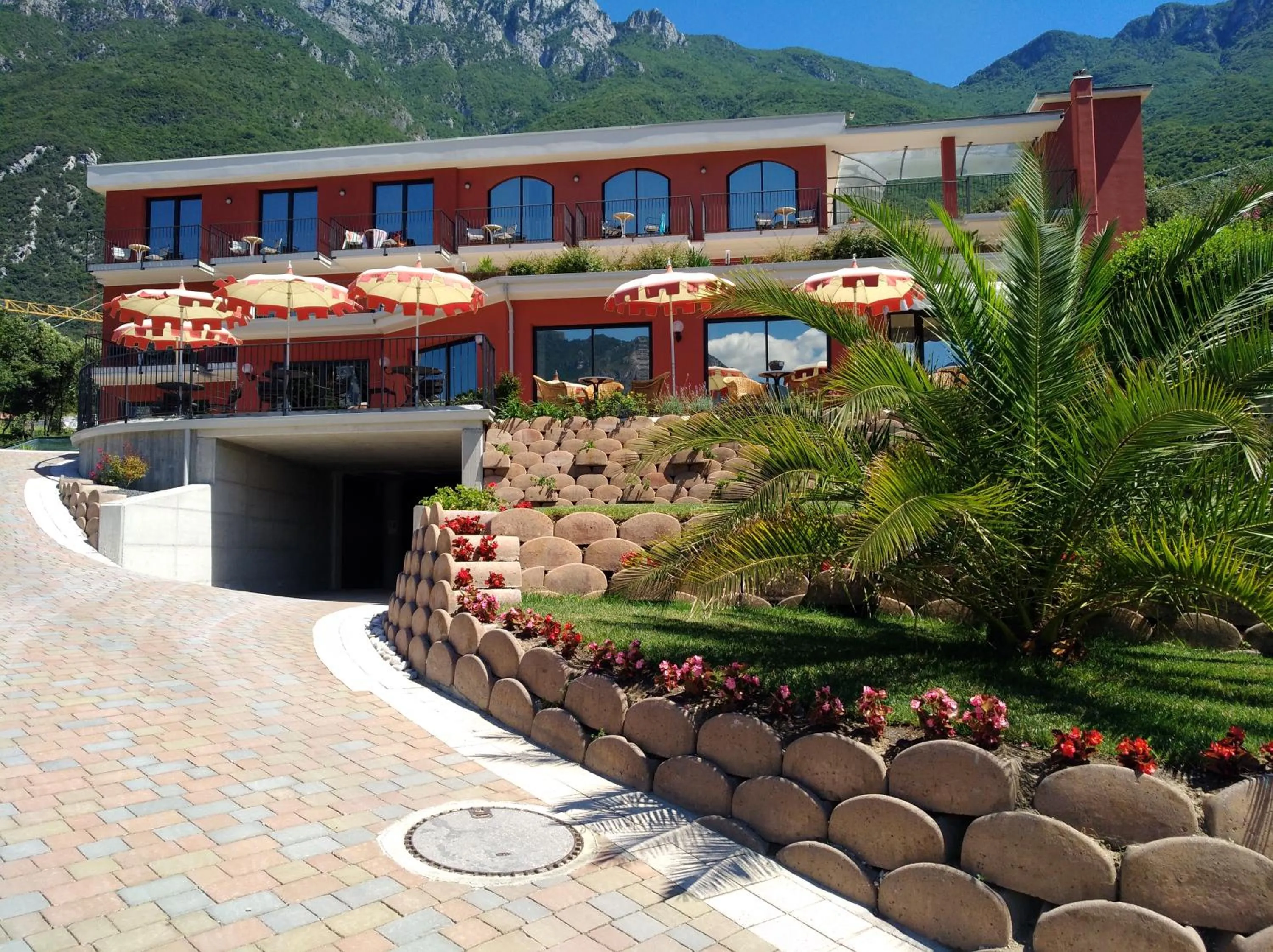 Facade/entrance in Hotel Oasi Beach