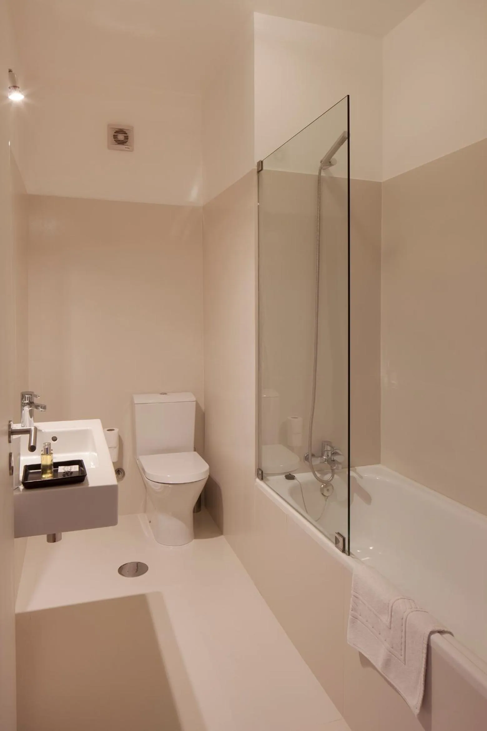 Bathroom in Cale Guest House