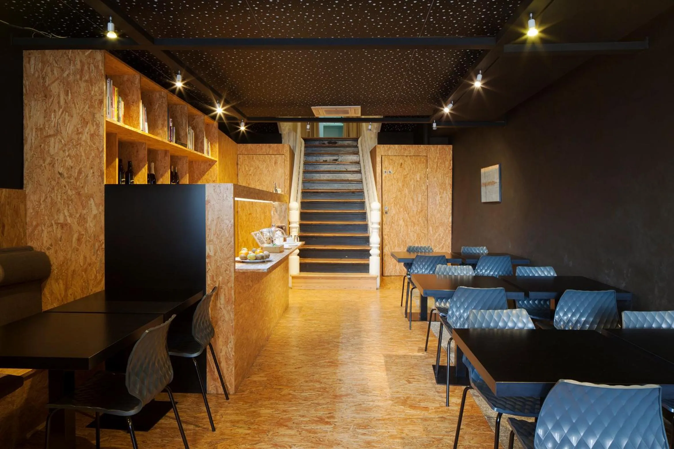 Communal lounge/ TV room in Cale Guest House