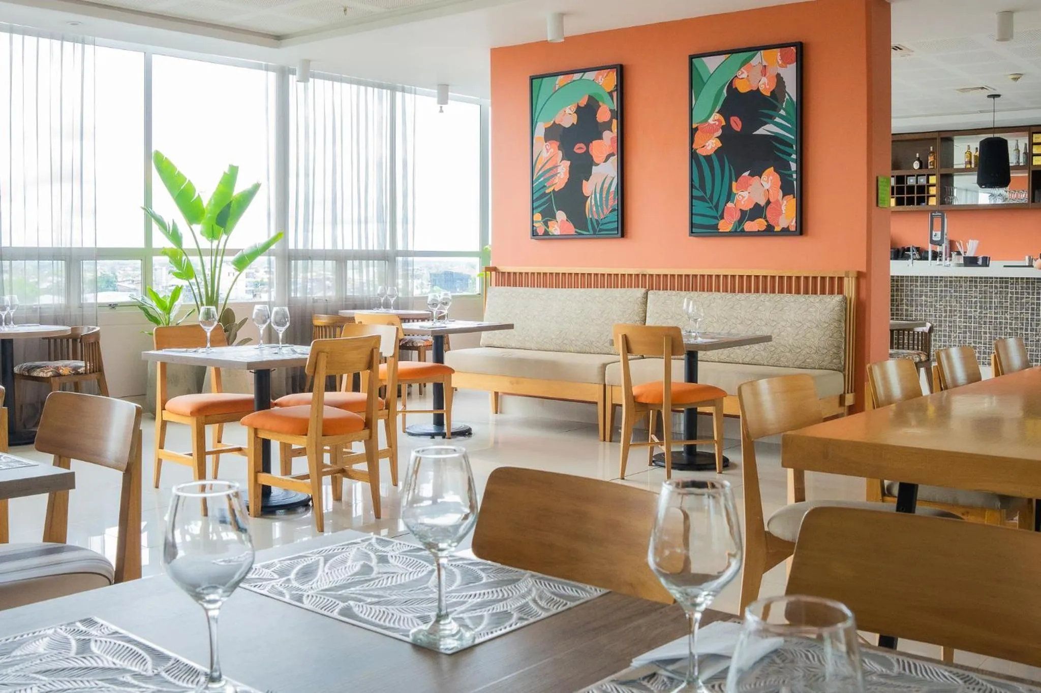 Restaurant/places to eat in Mia Hotel Choco