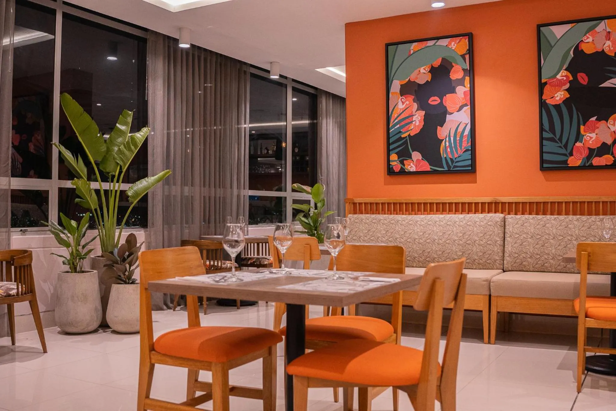 Restaurant/places to eat in Mia Hotel Choco
