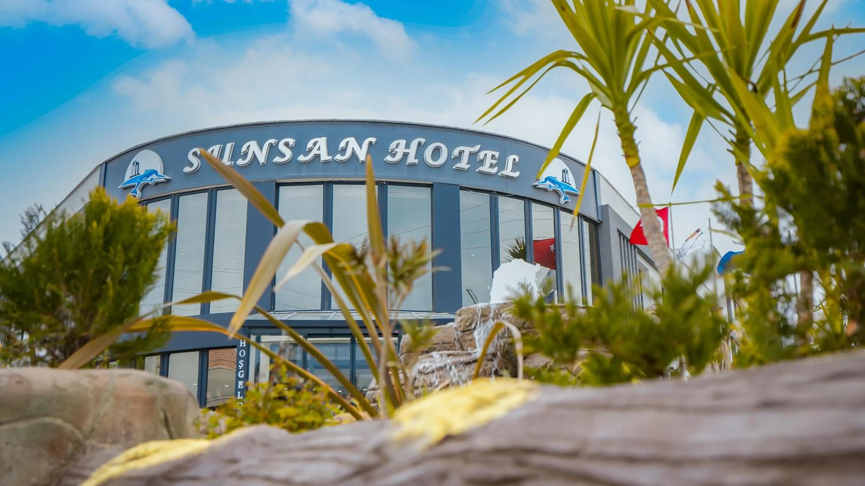 Facade/entrance in Sunsan Hotel