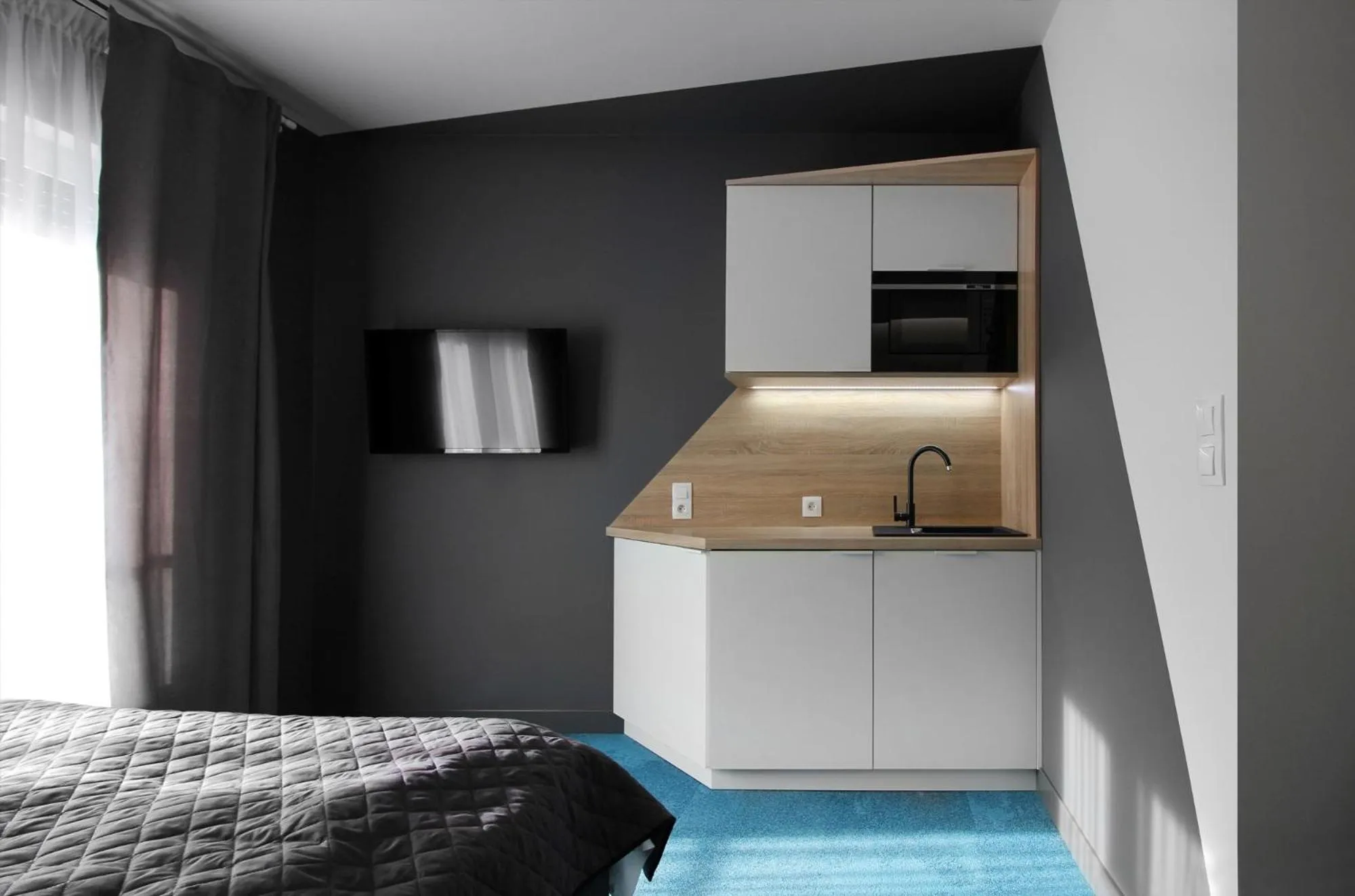 Bed in Lemon Plaza Hotel