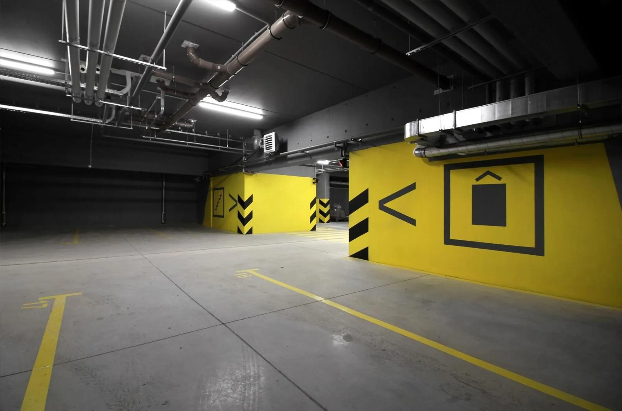 Property building in Lemon Plaza Hotel