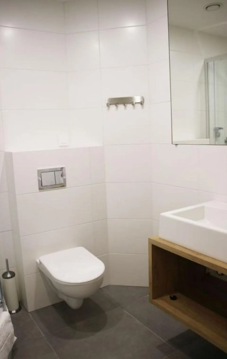 Shower in Lemon Plaza Hotel