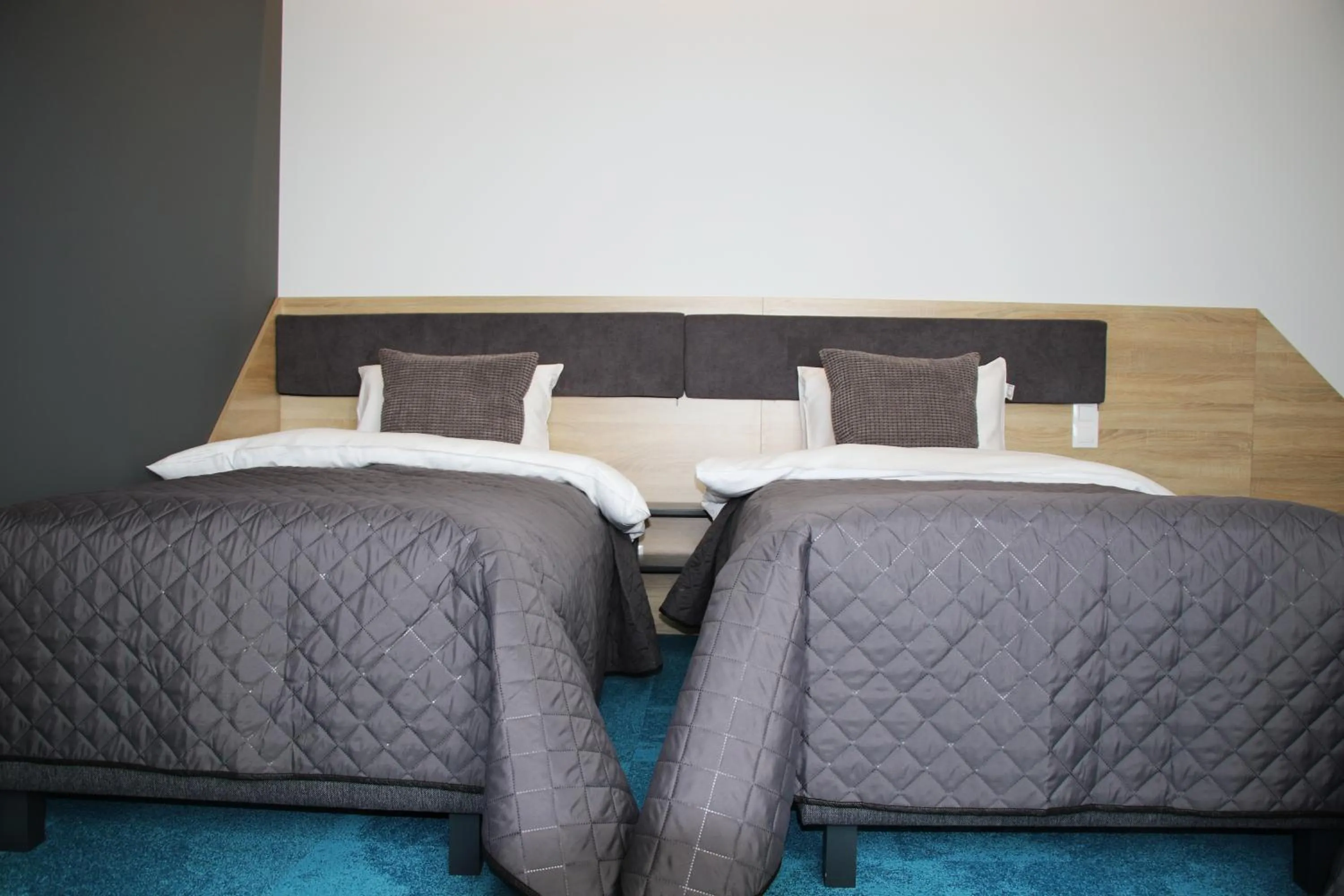 People, Bed in Lemon Plaza Hotel