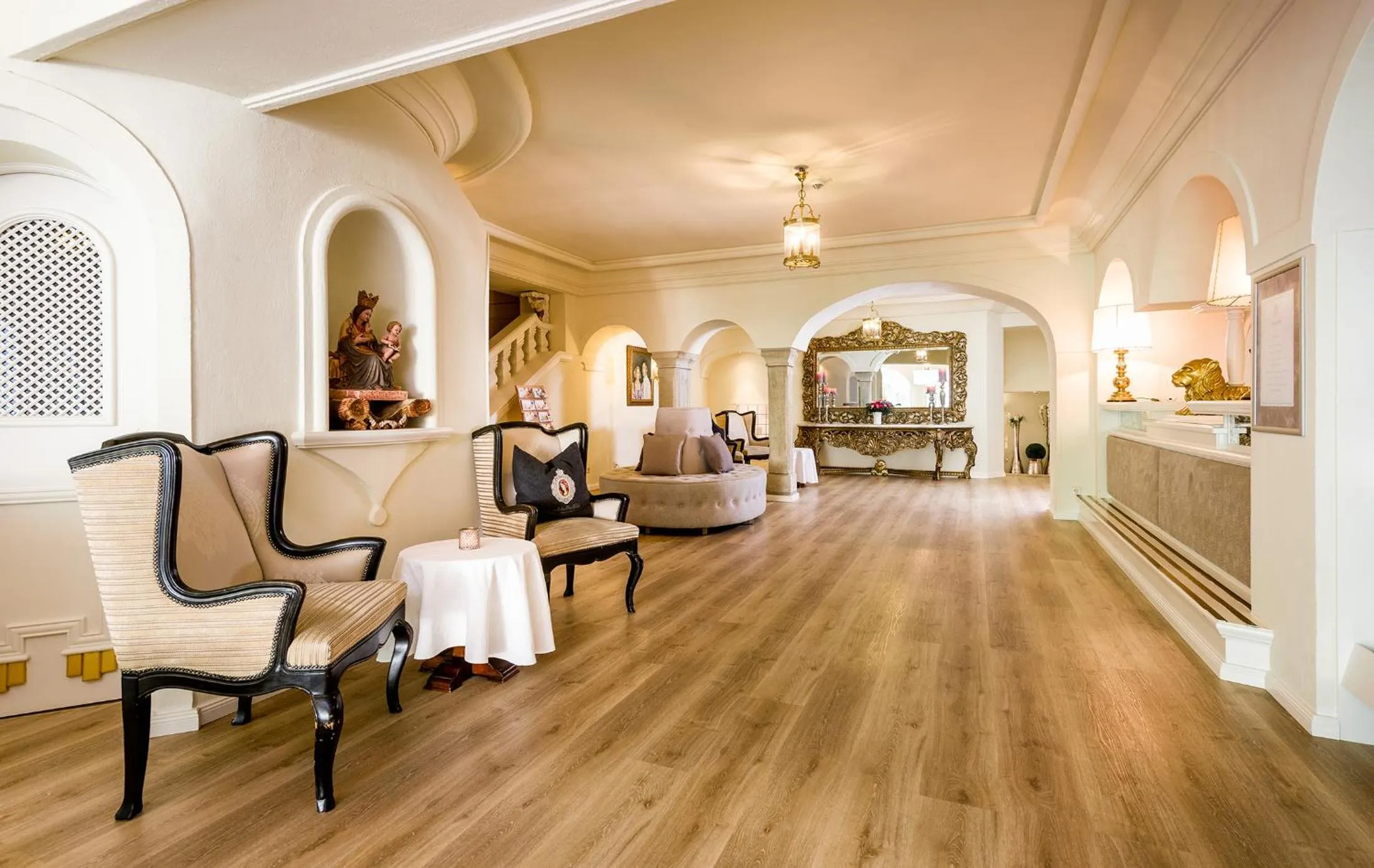 Communal lounge/ TV room in Wellnesshotel ...liebes Rot-Flüh