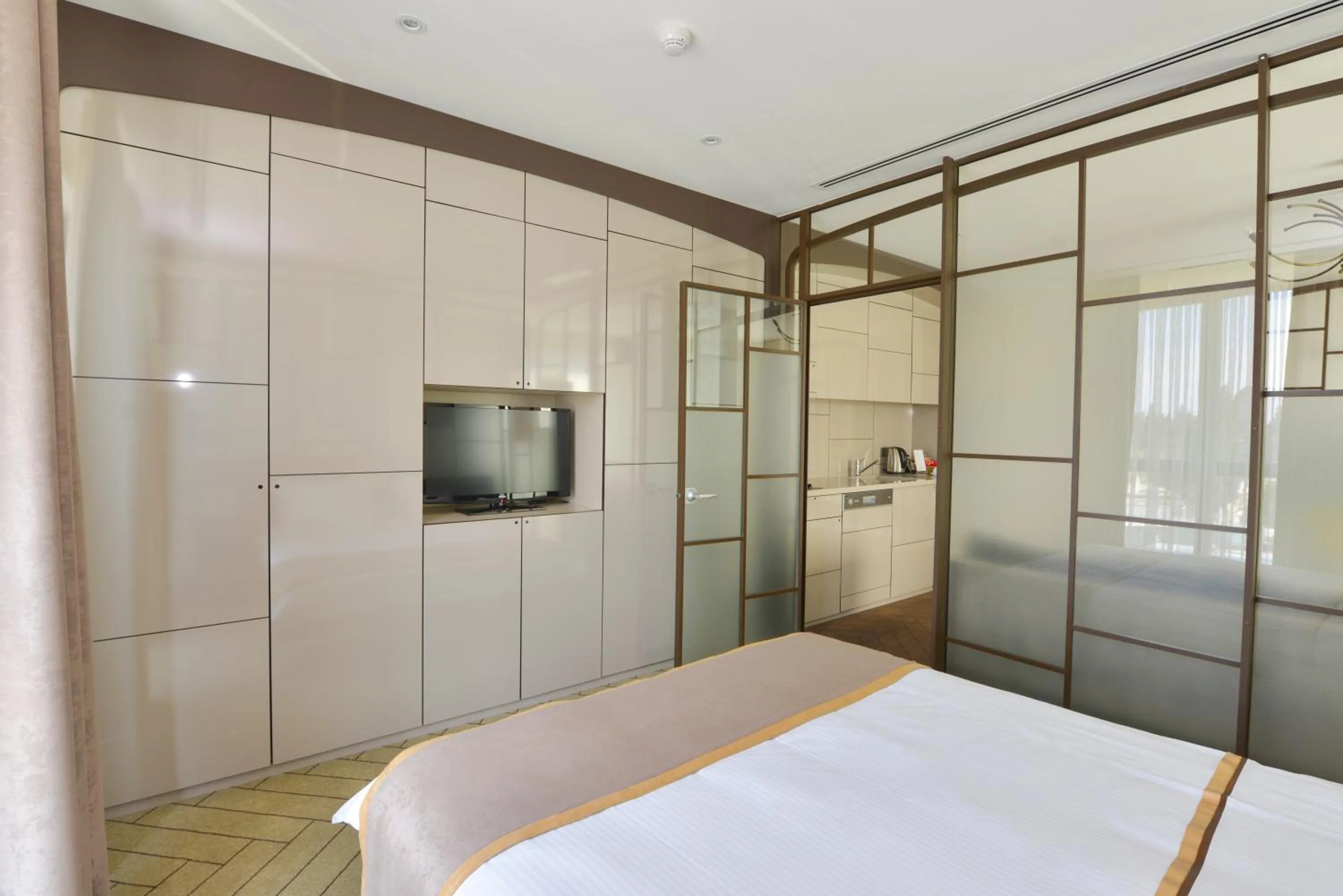 Bedroom, Bed in Upsuites Hotel