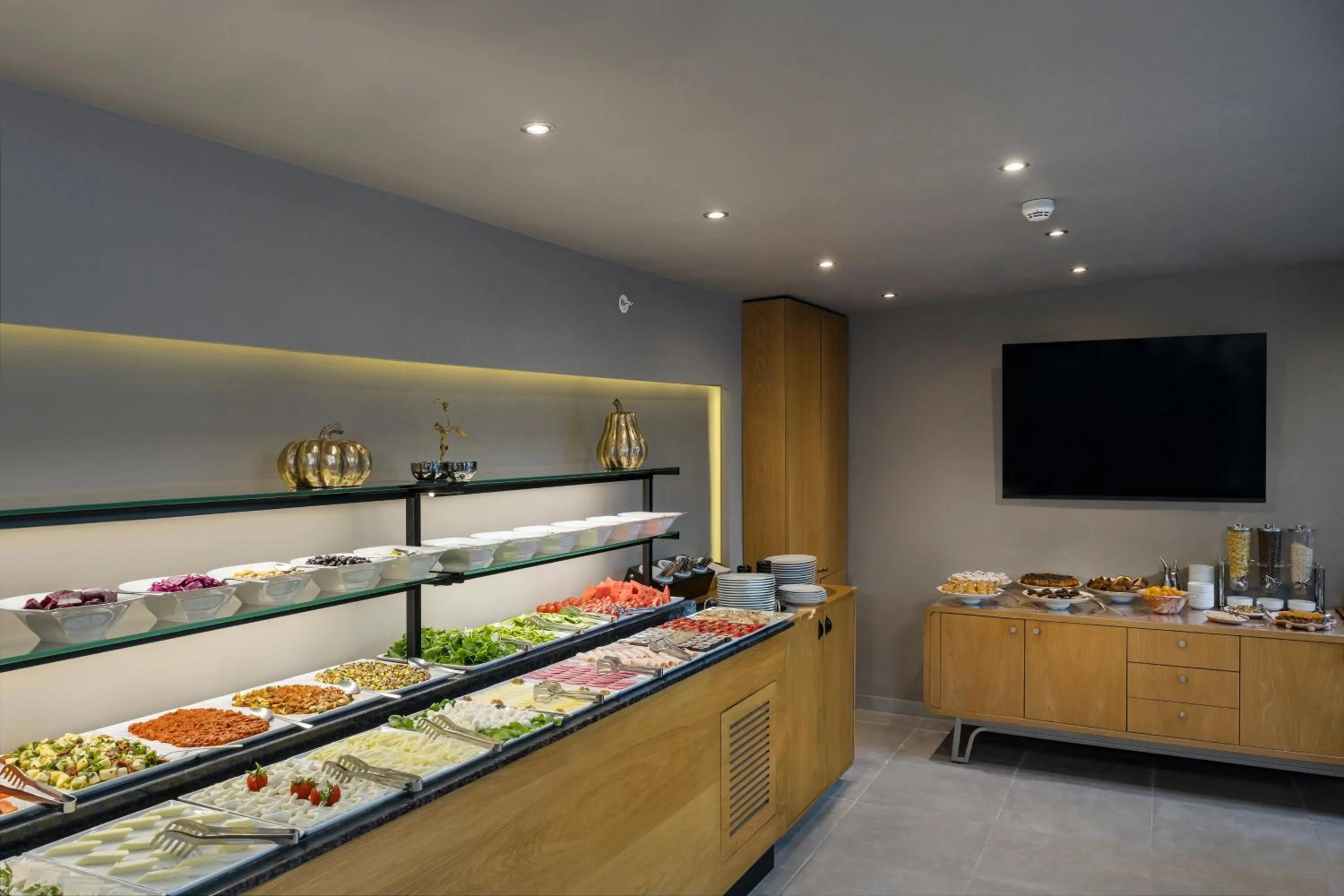 Coffee/tea facilities in Upsuites Hotel