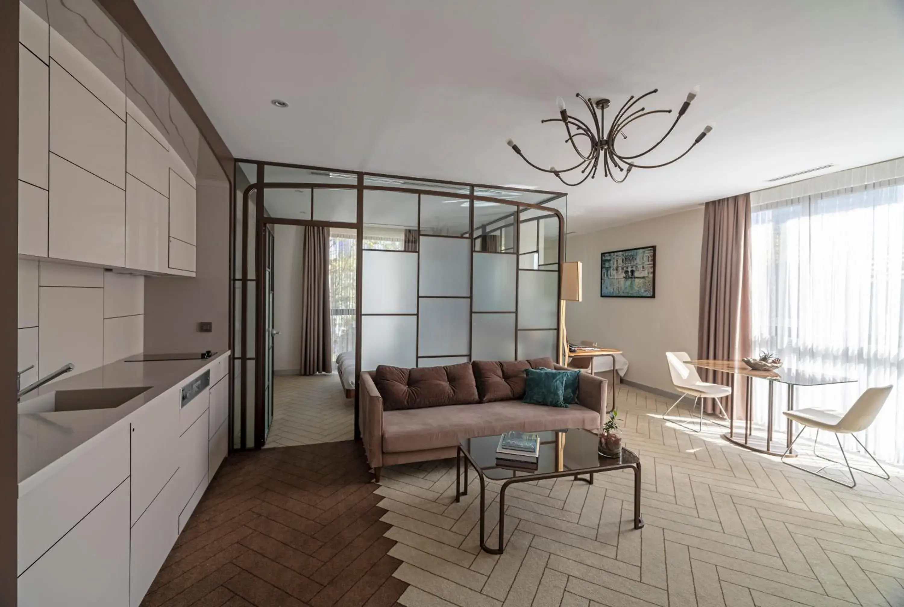 Executive Suite in Upsuites Hotel Executive Suite in Upsuites Hotel