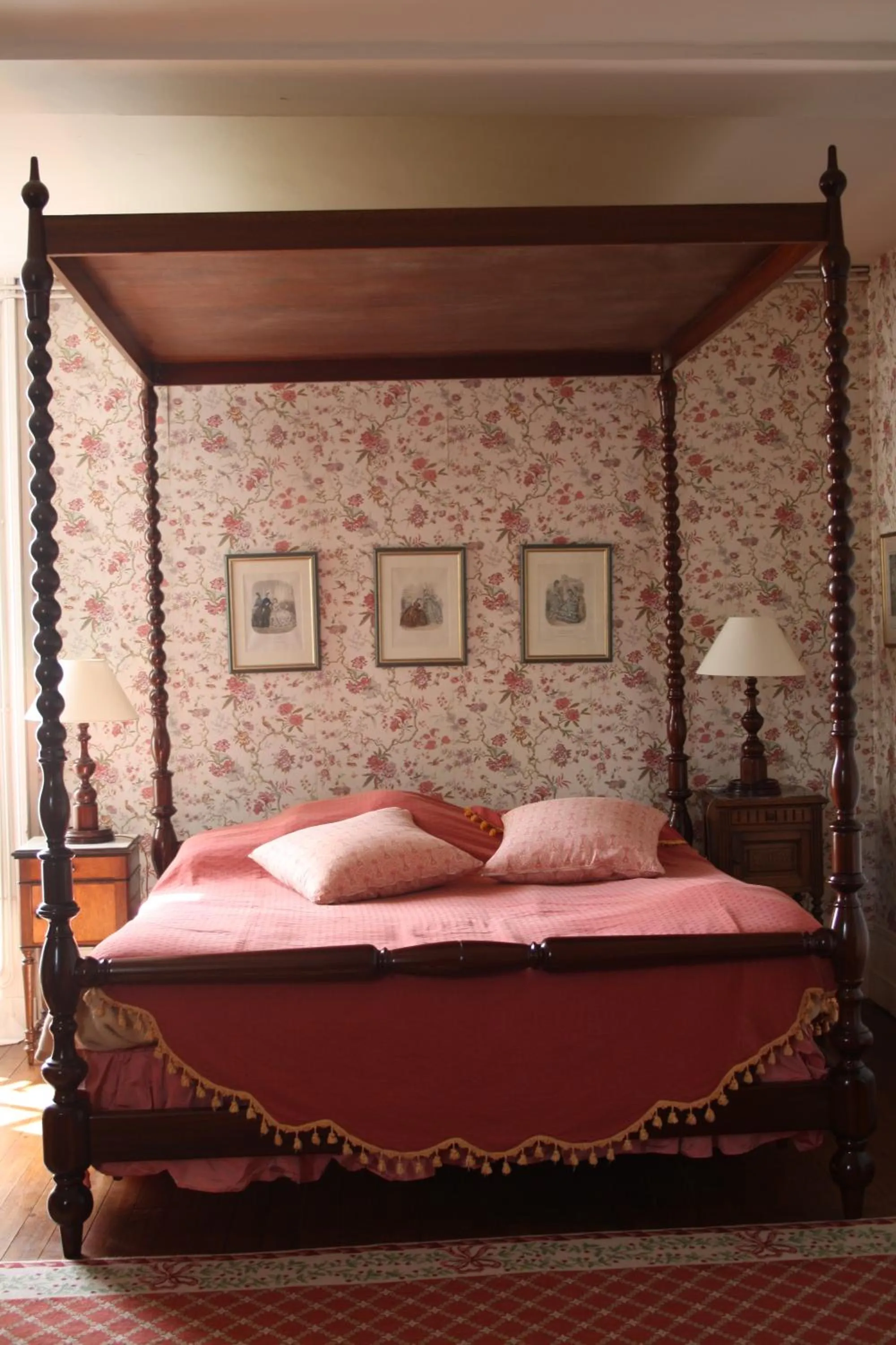 Bedroom, Bed in Chateau de Canisy