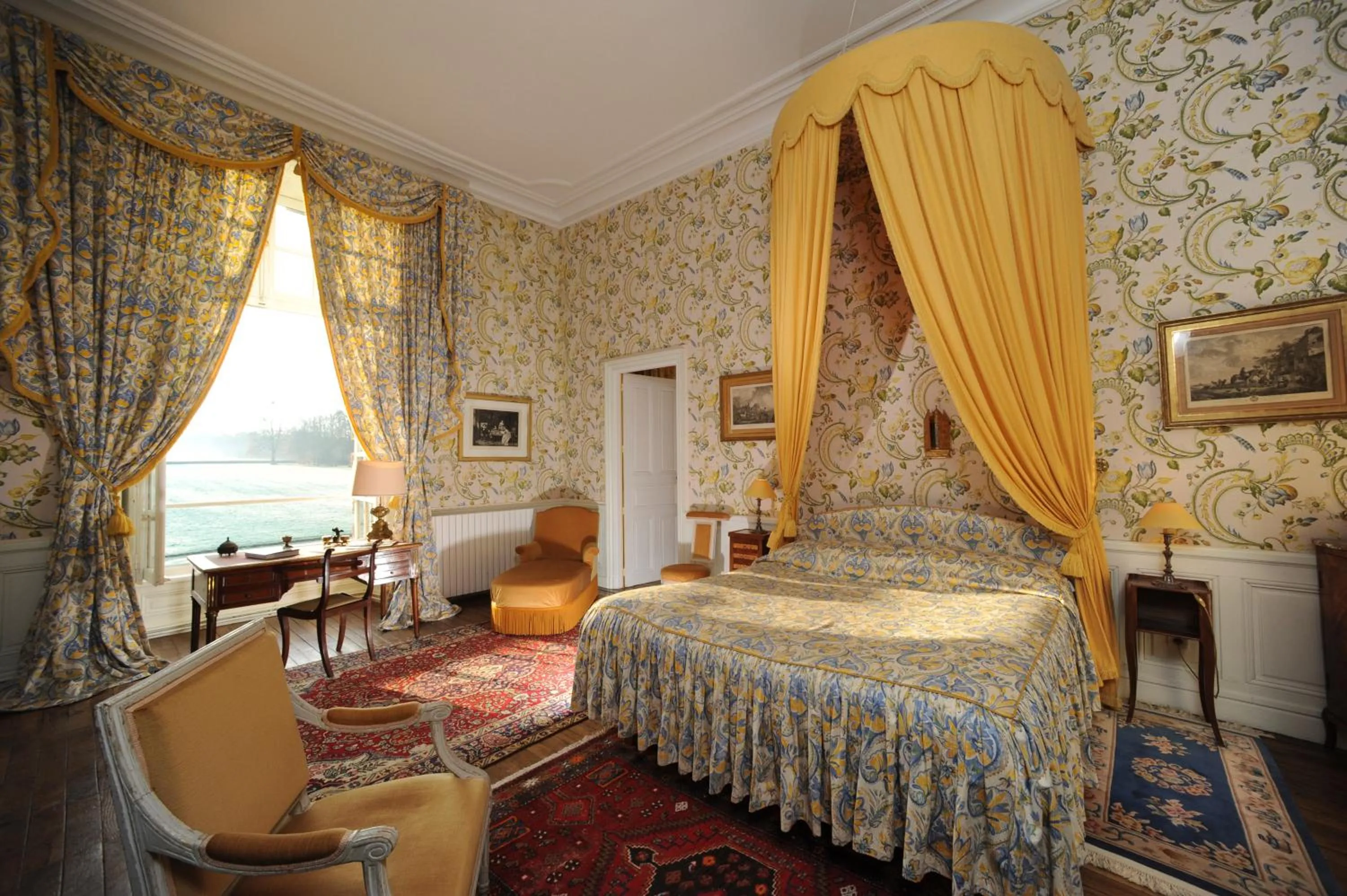 Bedroom, Bed in Chateau de Canisy