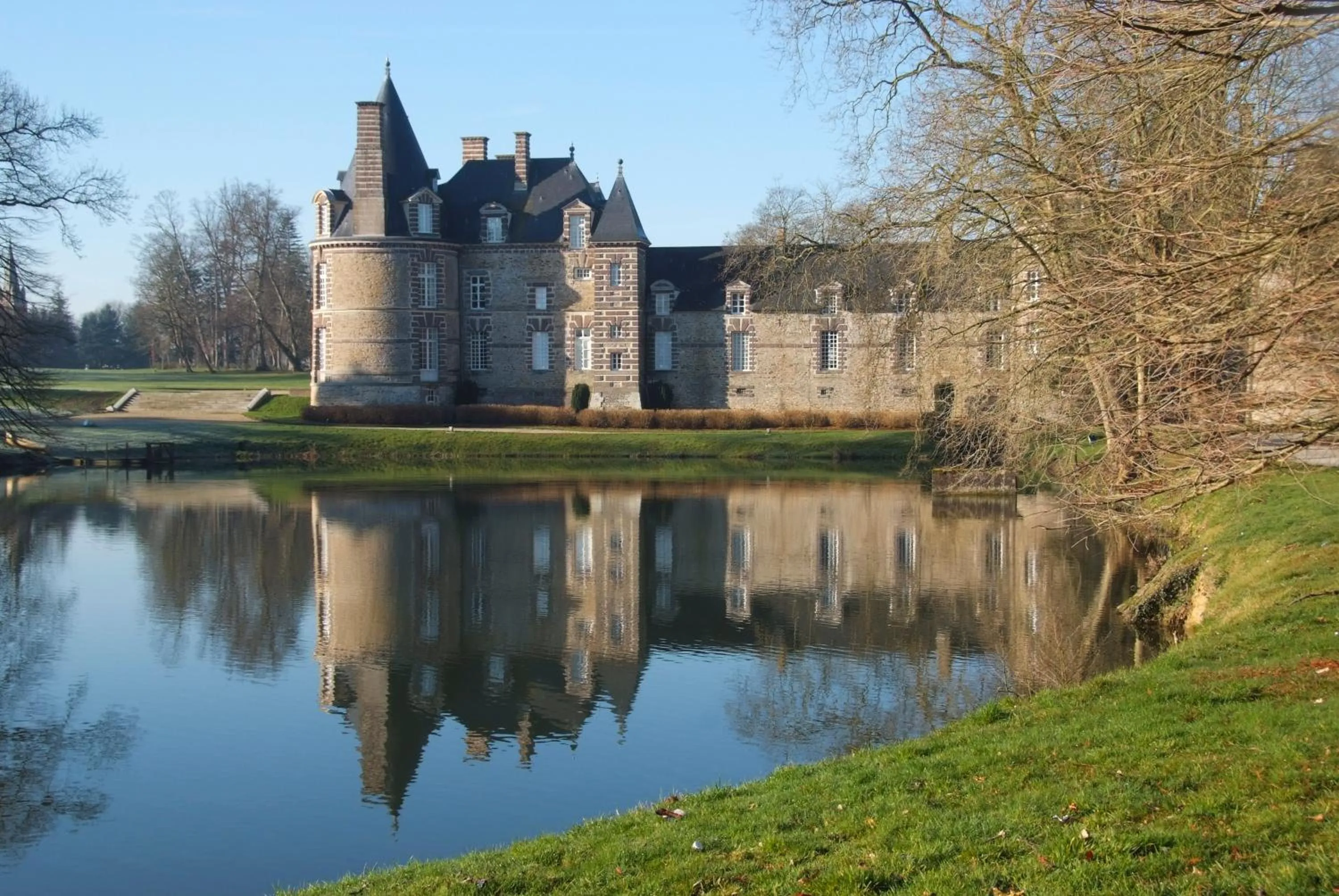 Property building in Chateau de Canisy