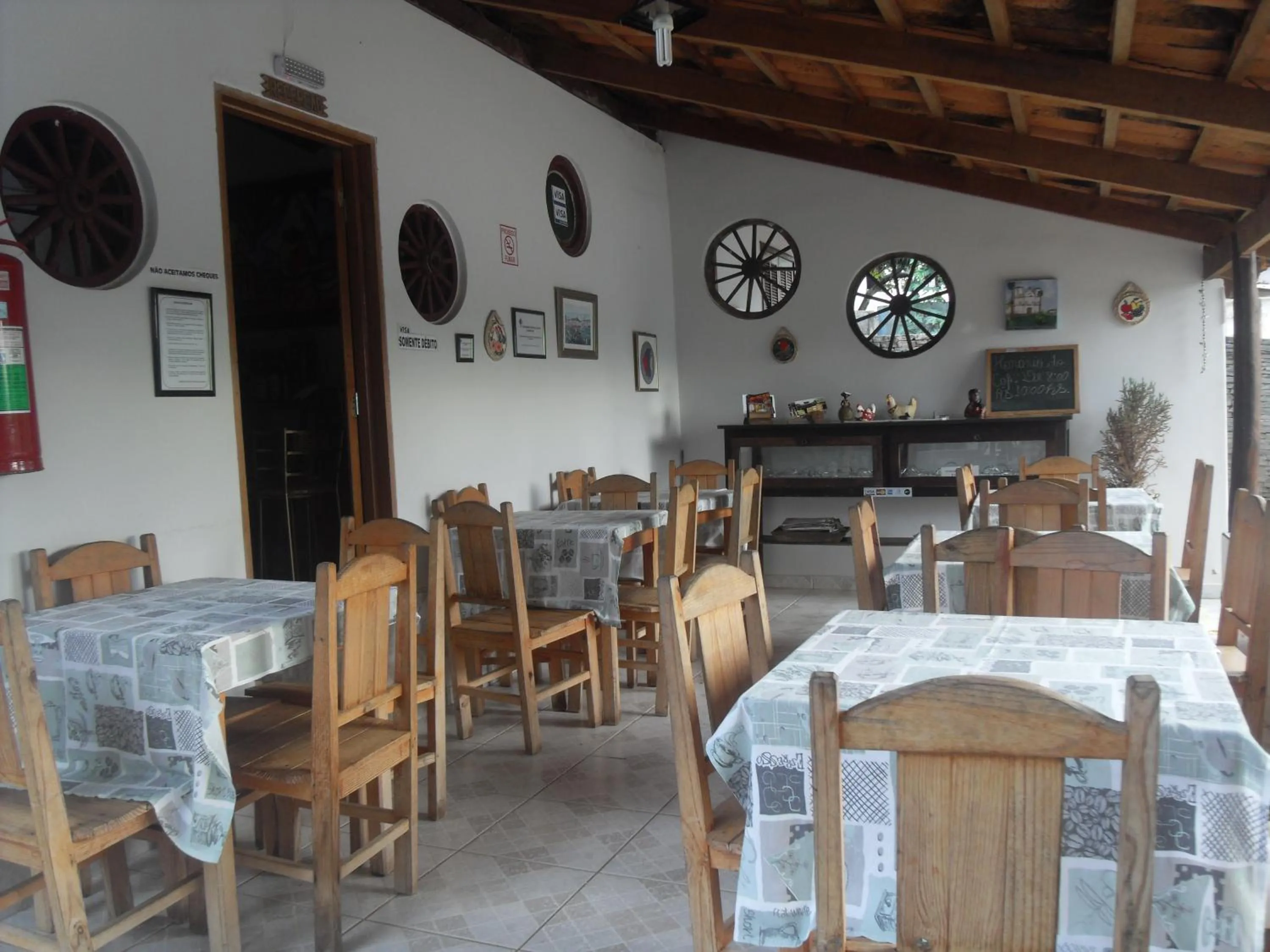 Restaurant/places to eat in Pousada Estrela Matutina