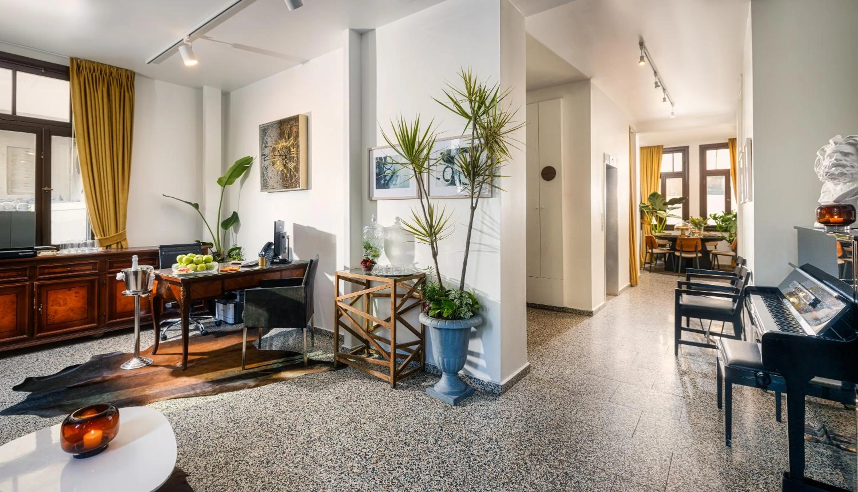 Lobby or reception in Villa Rothschild by Zvieli Hotels