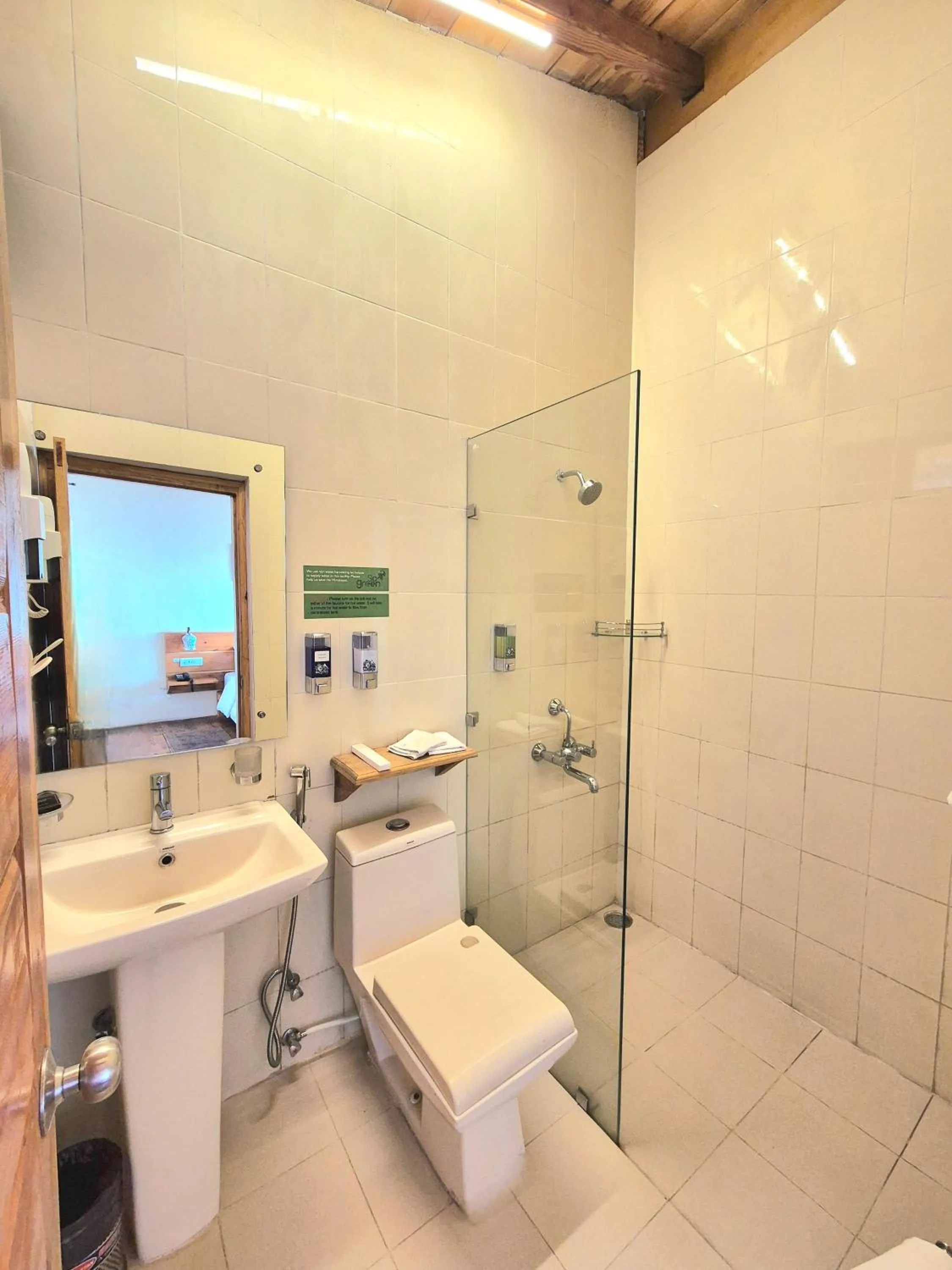 Bathroom in Yak and Yeti Inn