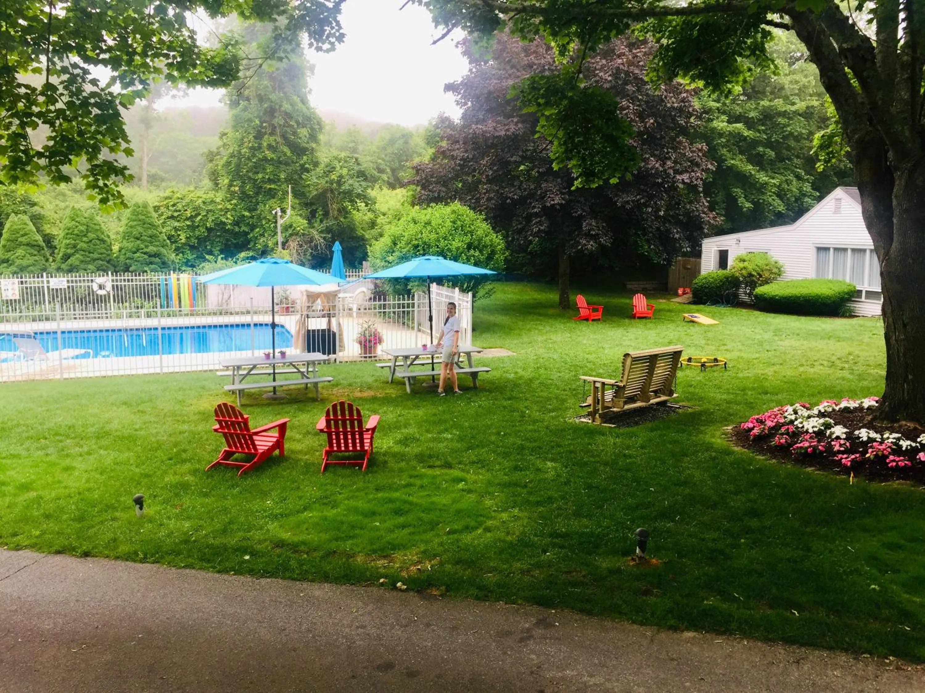 Swimming pool in Sesuit Harbor House