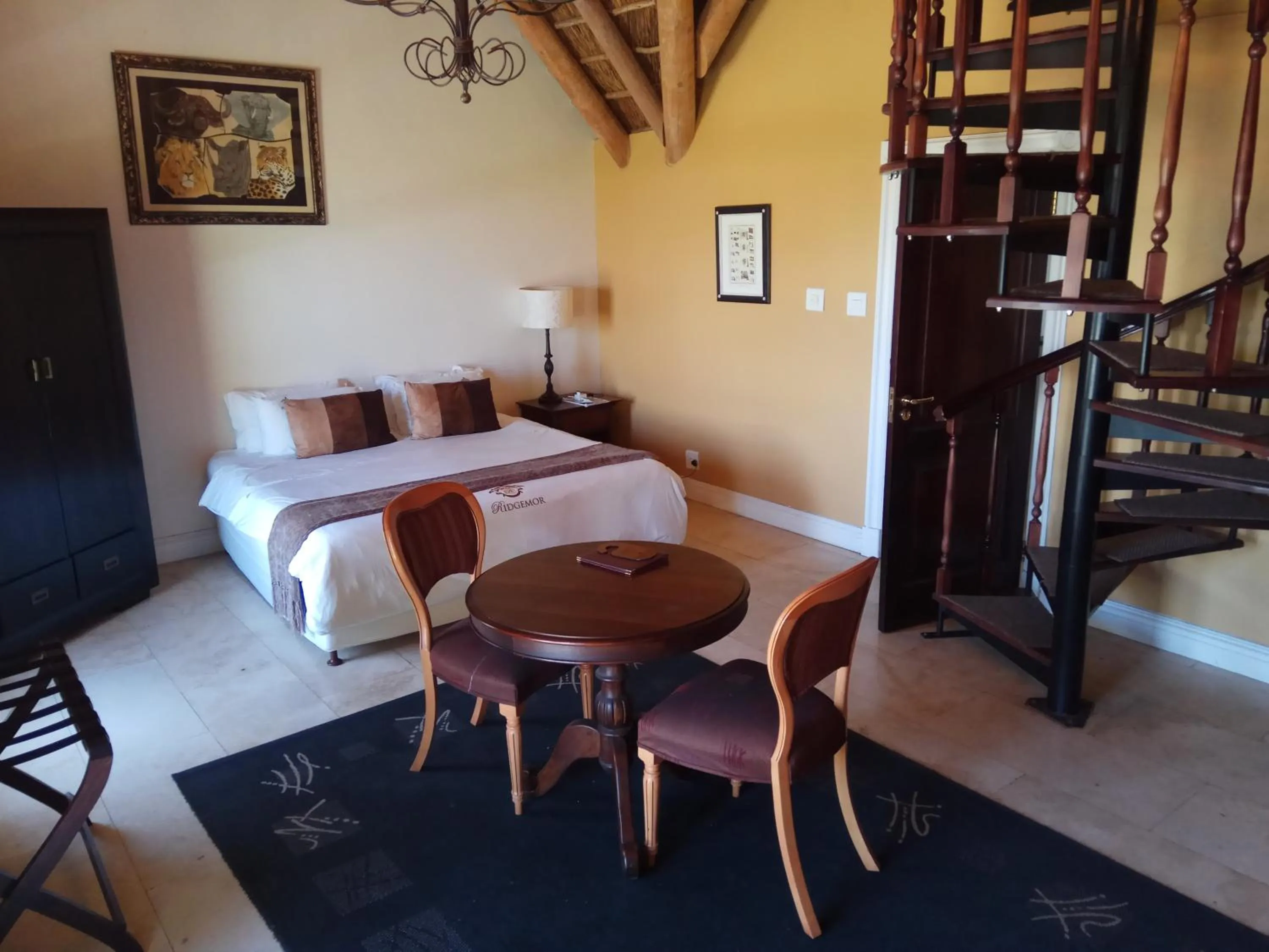 Bed in Ridgemor Villa