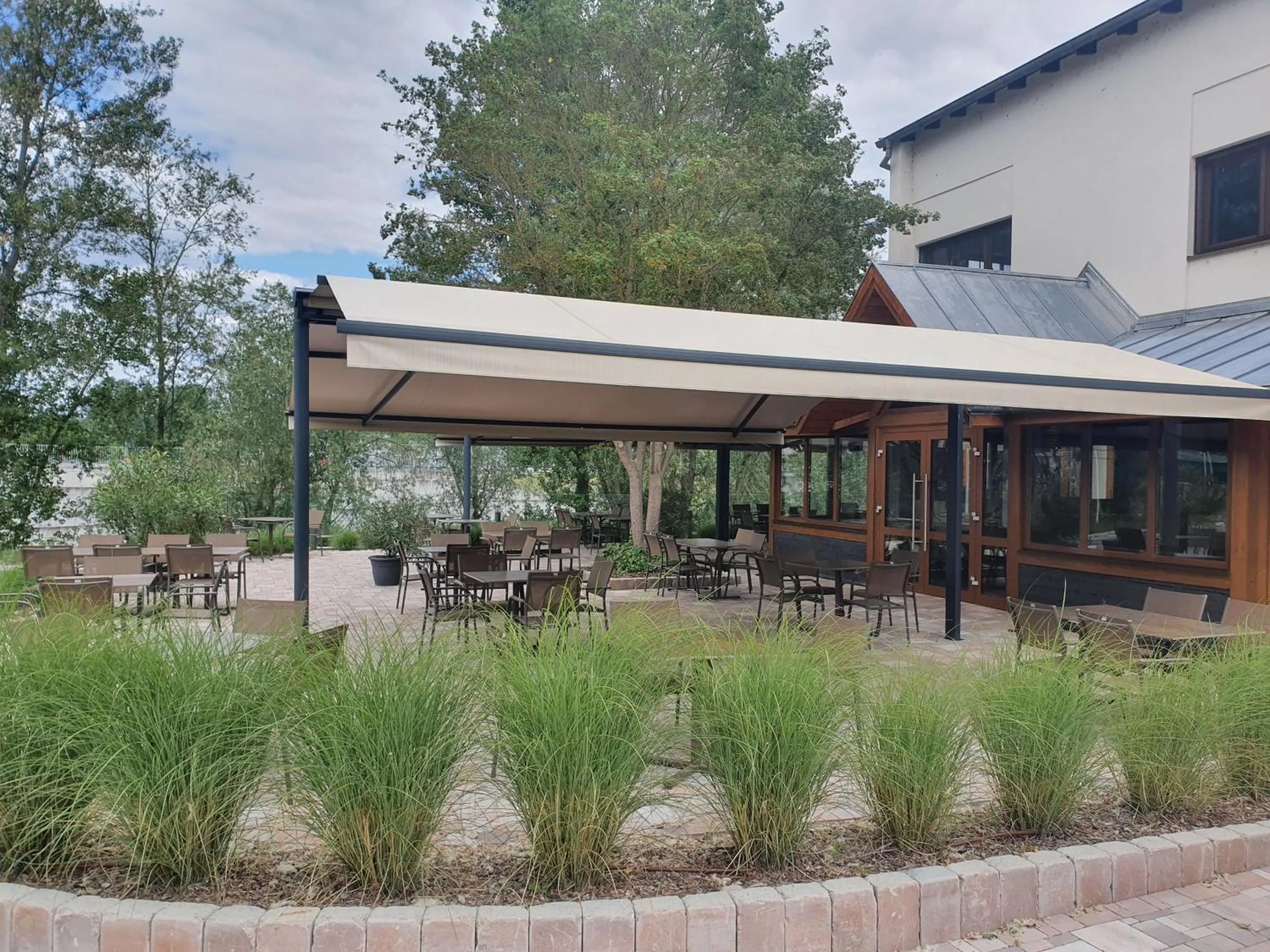 Restaurant/places to eat in Hotel Le Caballin