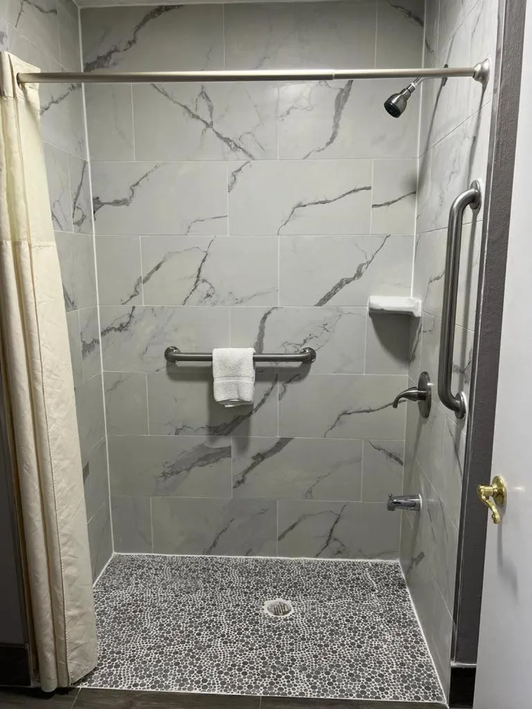 Bathroom in Key West Inn - Tuscumbia