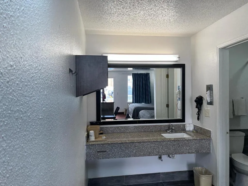 Bathroom in Key West Inn - Tuscumbia