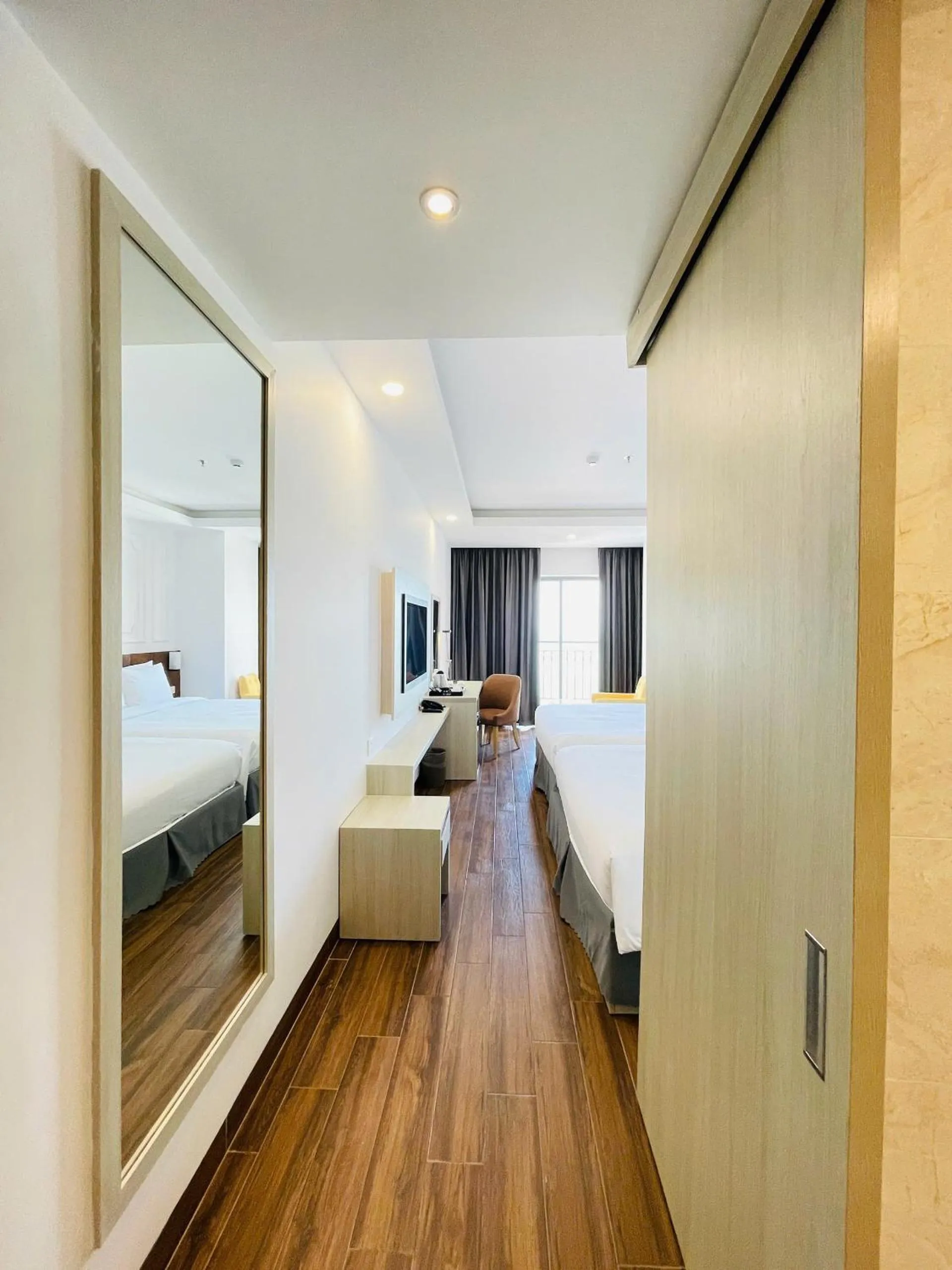 Photo of the whole room, Bed in Hon Chong Retreat Hotel