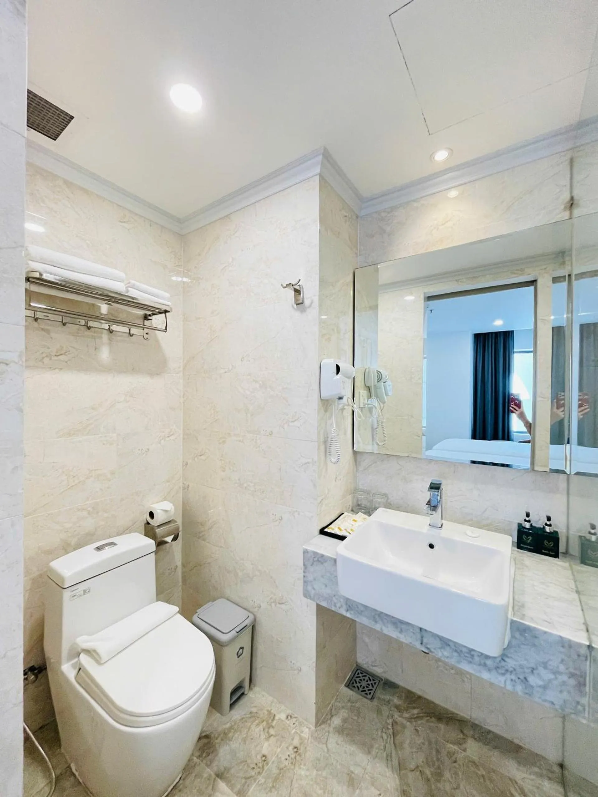 Shower in Hon Chong Retreat Hotel