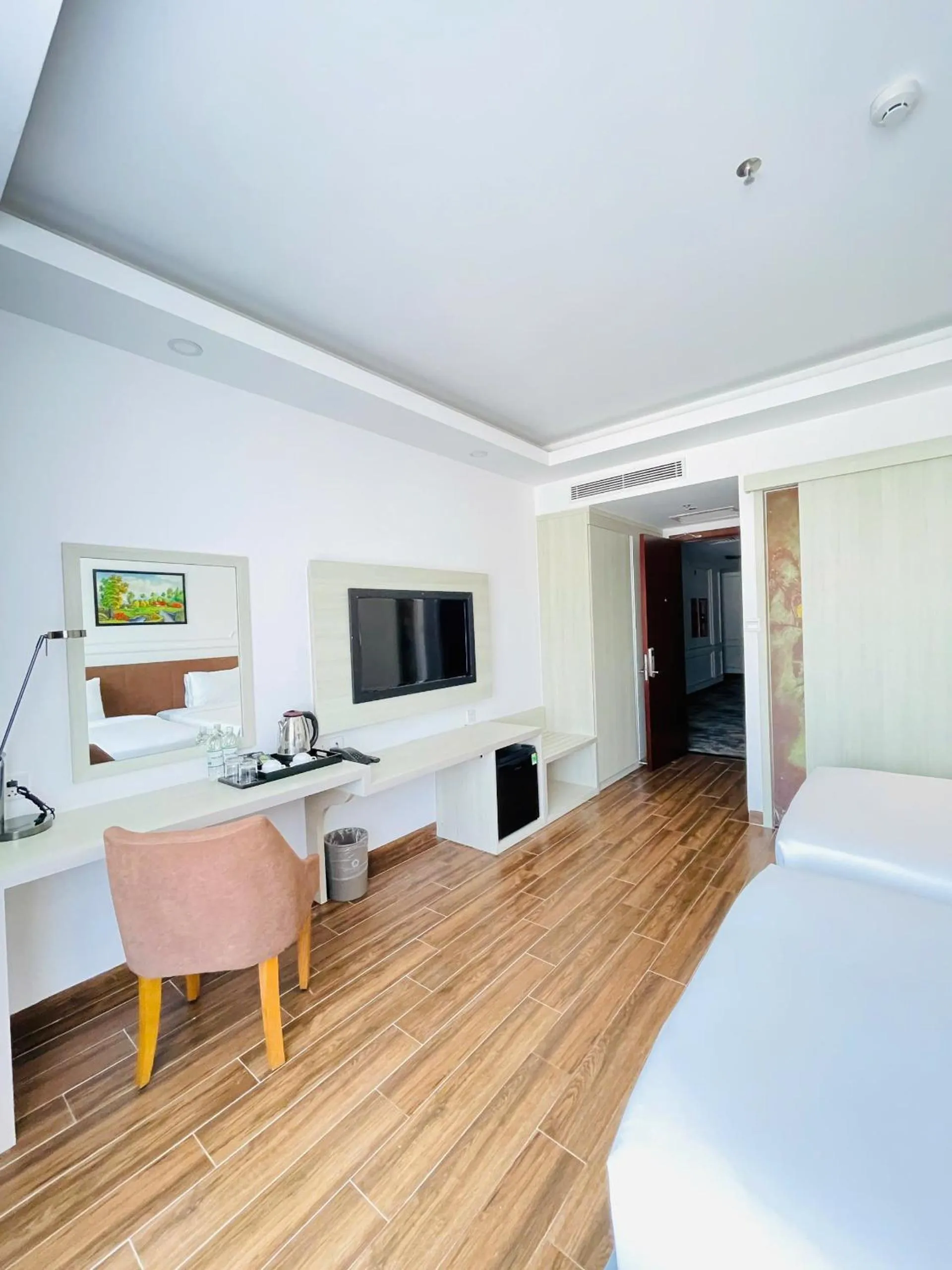 TV and multimedia, Bed in Hon Chong Retreat Hotel