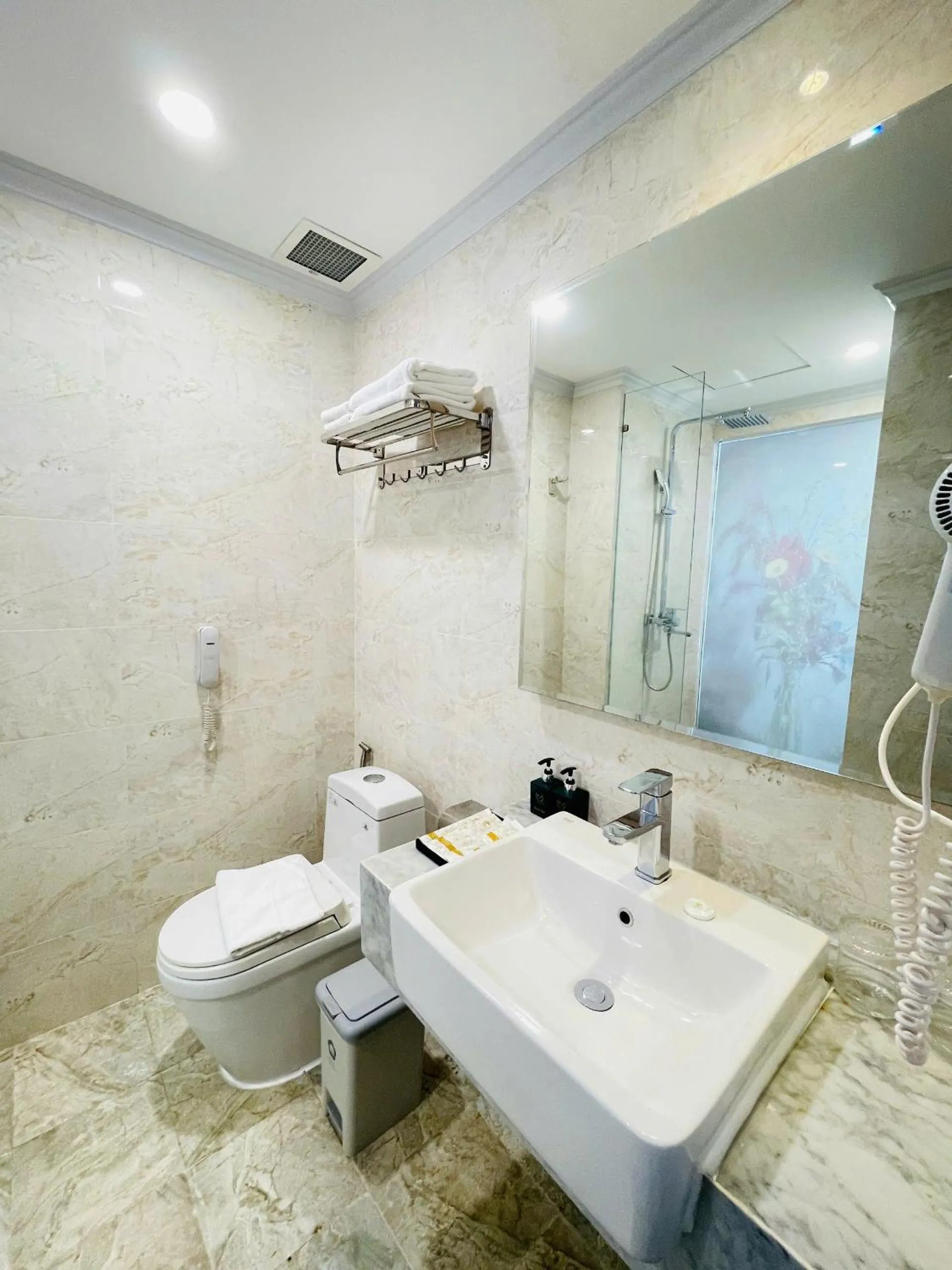 Toilet in Hon Chong Retreat Hotel