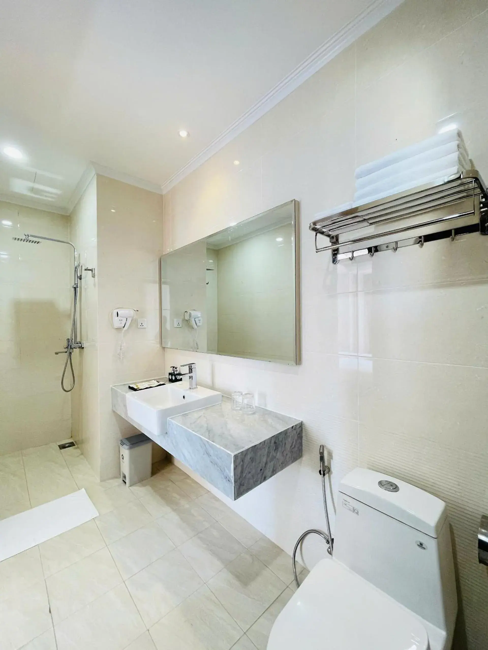 Two-Bedroom Apartment with View in Hon Chong Retreat Hotel Two-Bedroom Apartment with View in Hon Chong Retreat Hotel