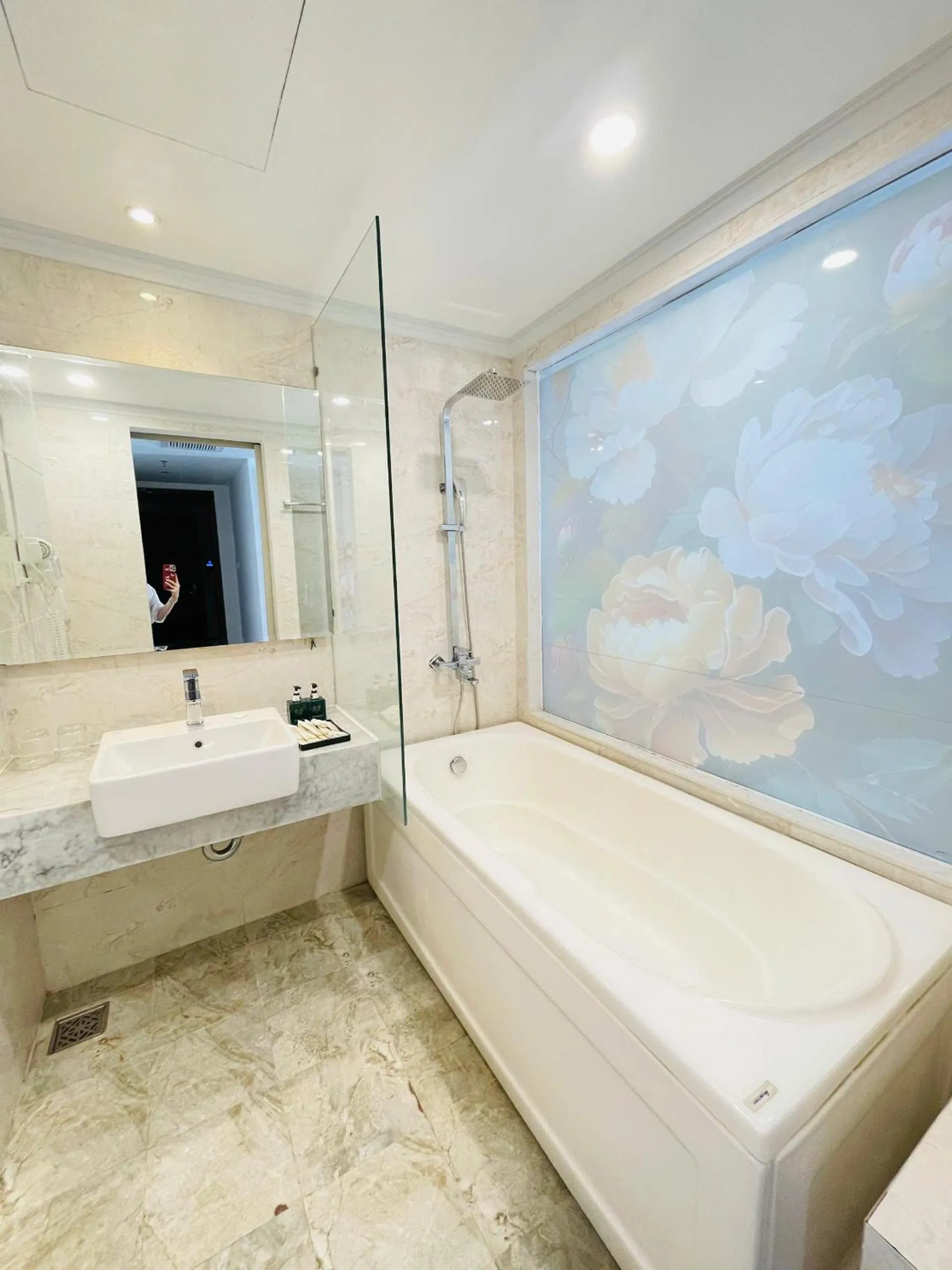Bath in Hon Chong Retreat Hotel