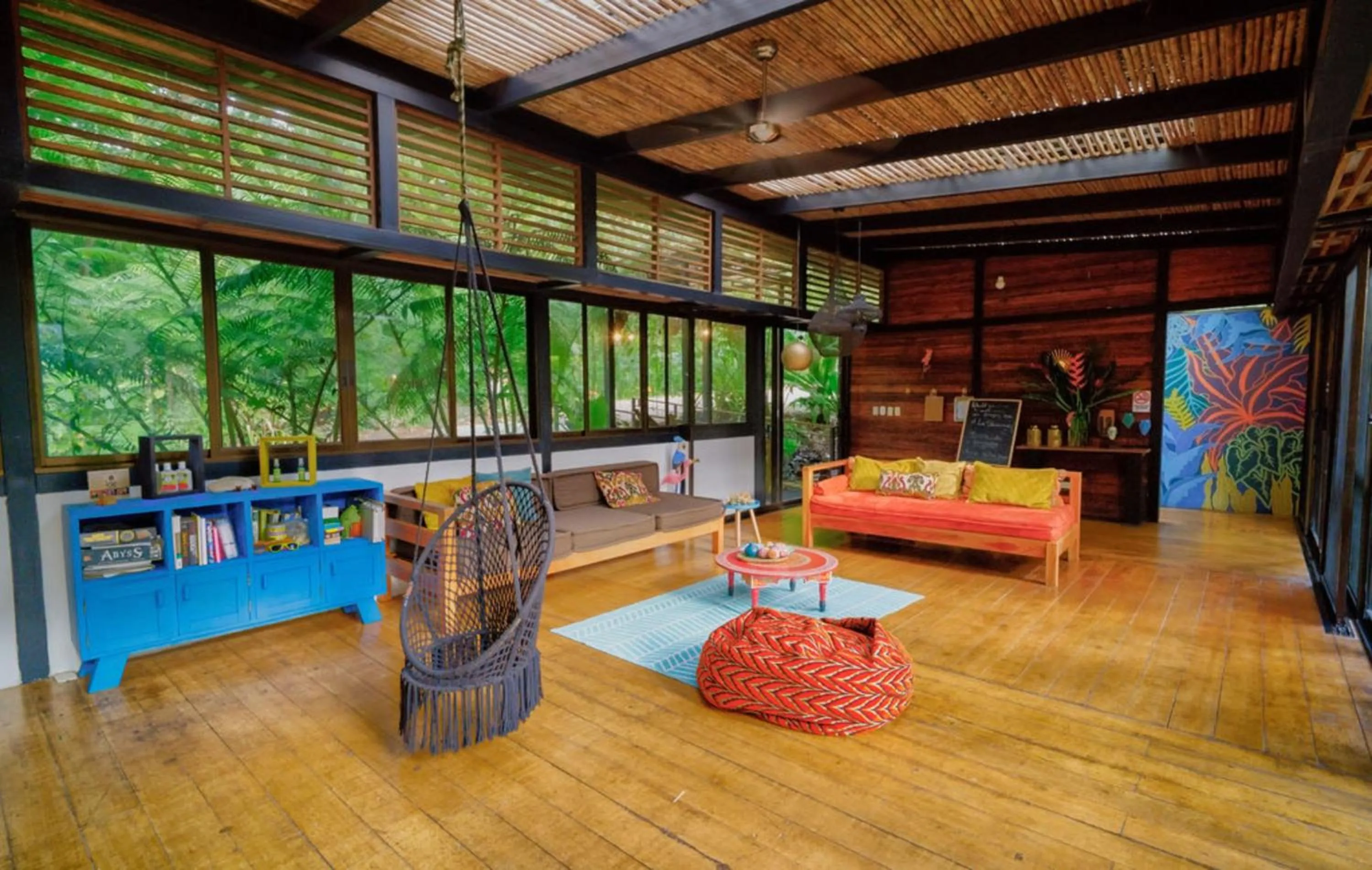 Living room in La Shamana - Ecological Concept in Jungle