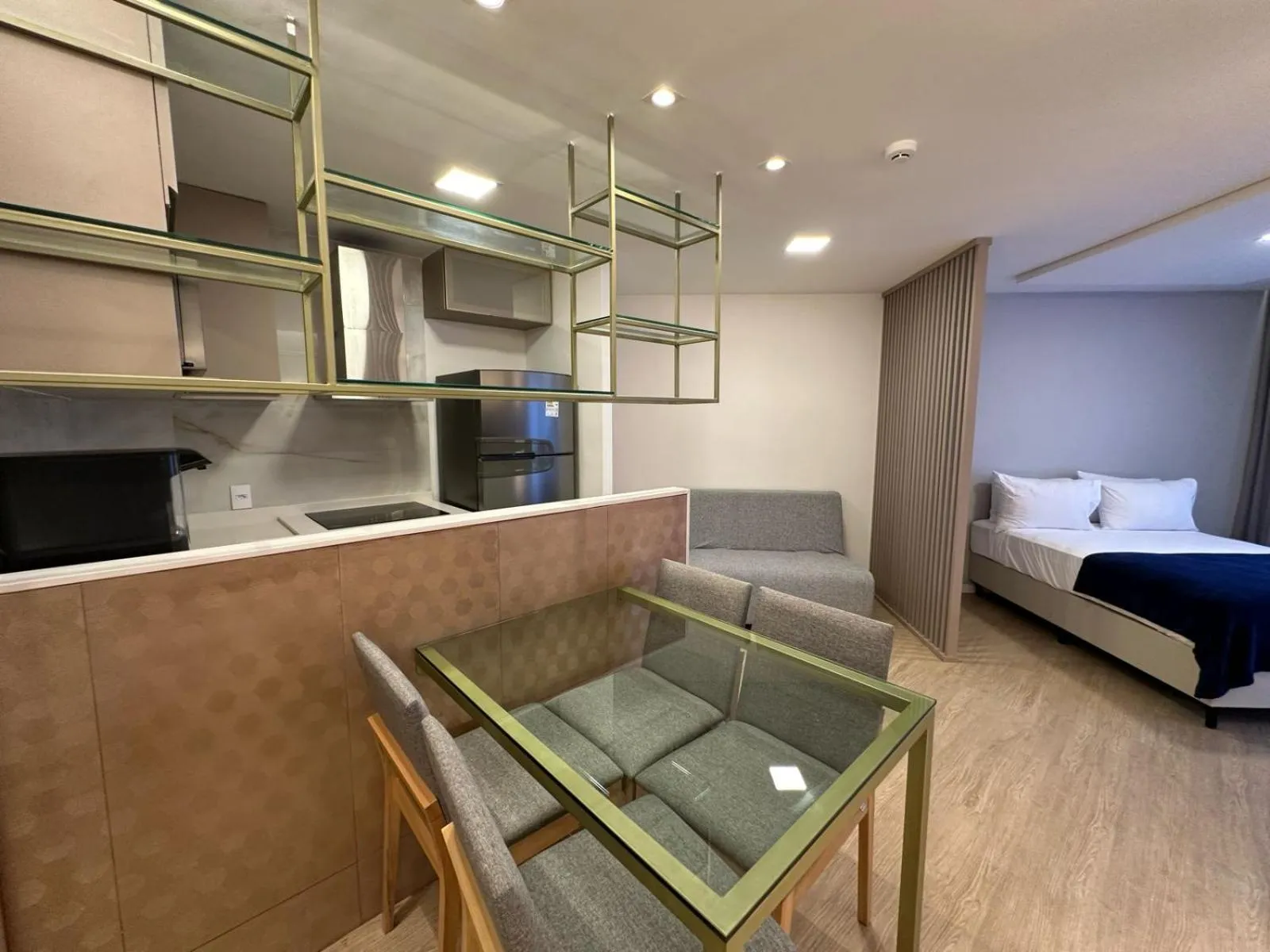 Kitchen or kitchenette, Bed in HY BEACH FLATS - INTERNATIONAL