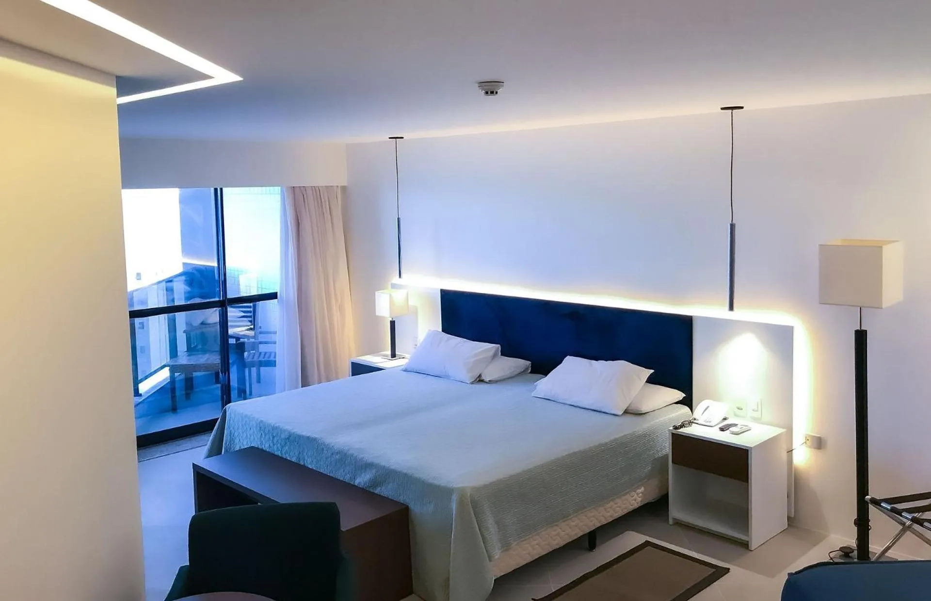 Bedroom, Bed in HY BEACH FLATS - INTERNATIONAL