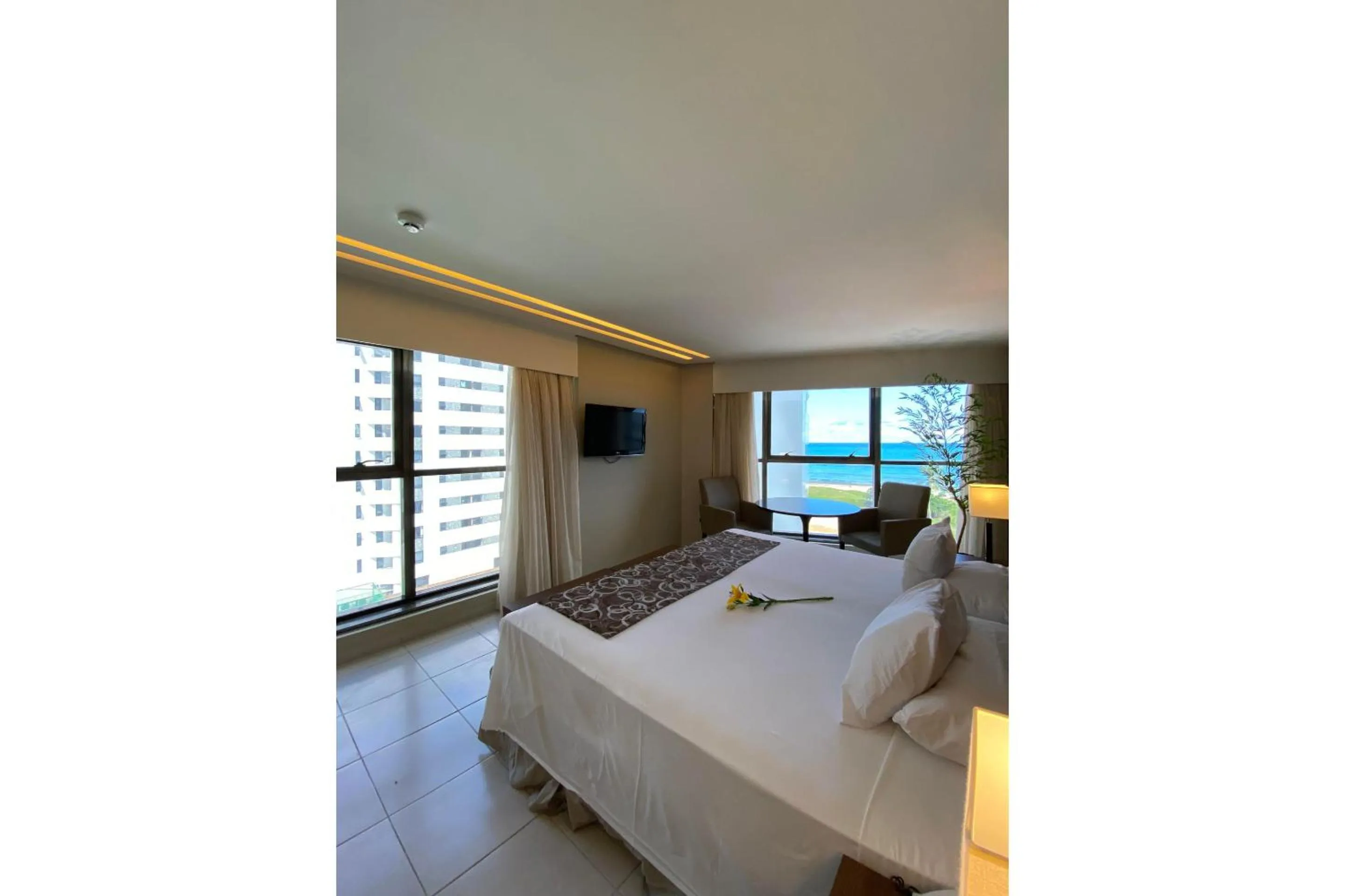 Bed in HY BEACH FLATS - INTERNATIONAL