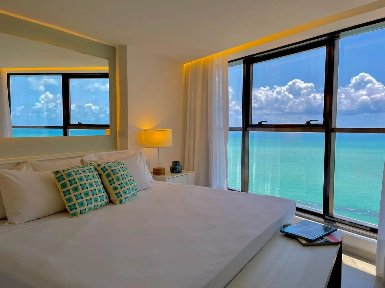 Photo of the whole room, Bed in HY BEACH FLATS - INTERNATIONAL