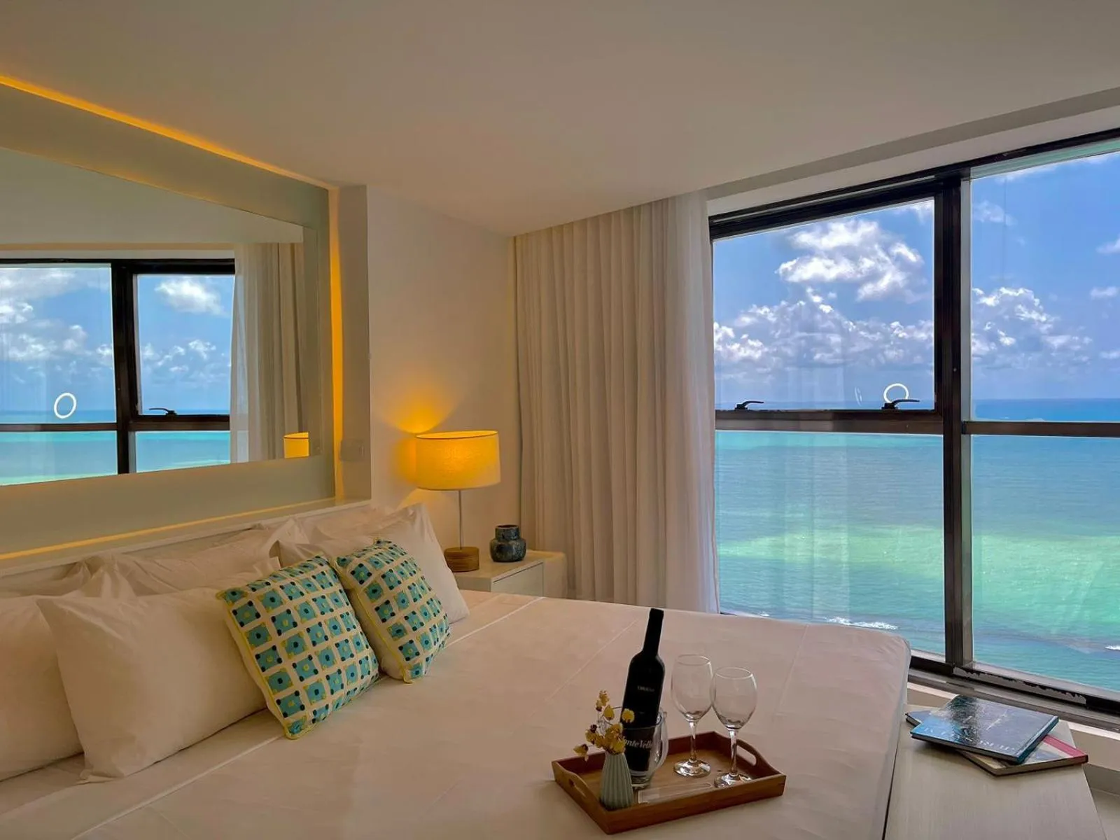 Bed in HY BEACH FLATS - INTERNATIONAL