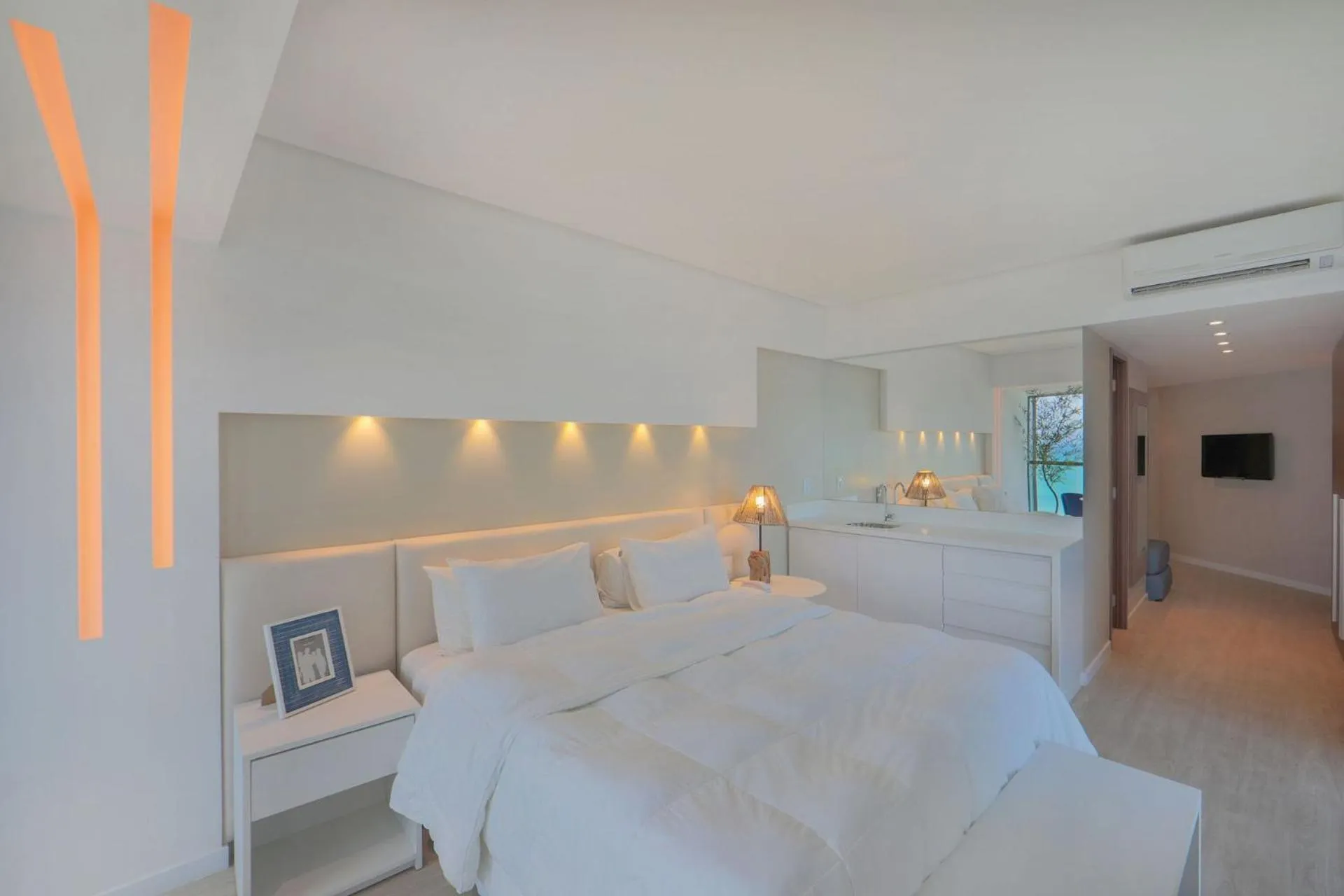 Bed in HY BEACH FLATS - INTERNATIONAL