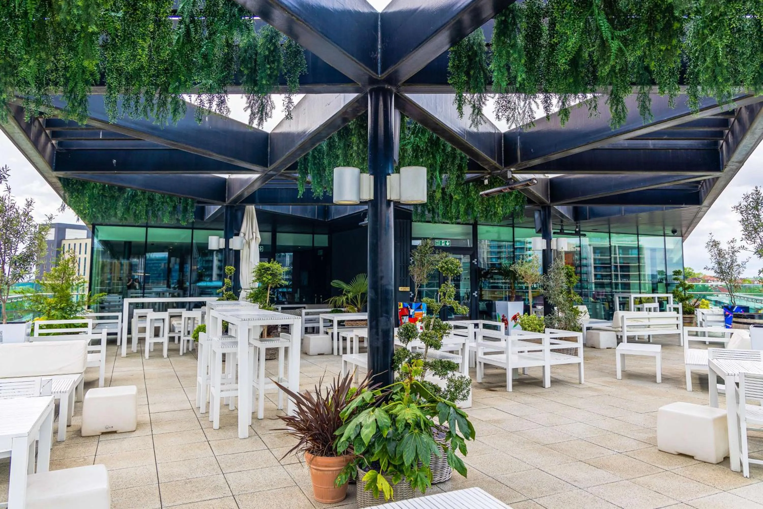 Dining area in Hilton London Wembley