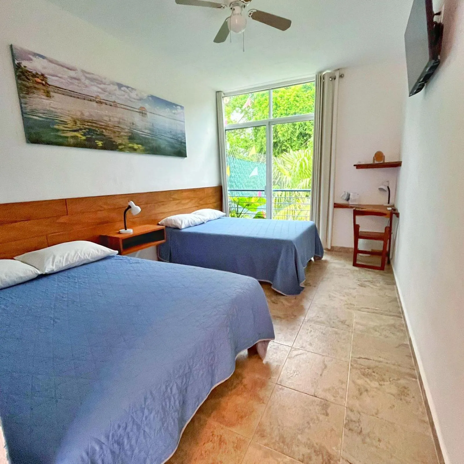 Photo of the whole room, Bed in Gran Jaguar Hotel