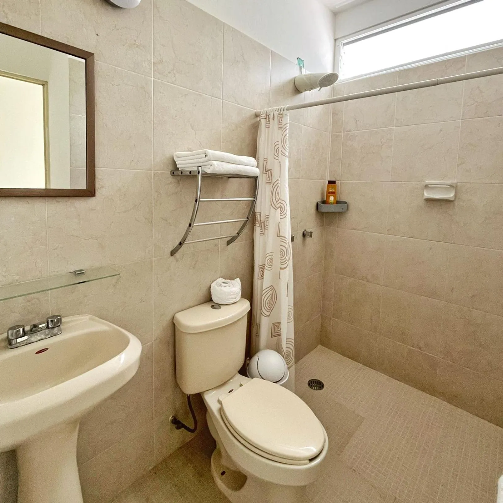 Toilet in Gran Jaguar Hotel