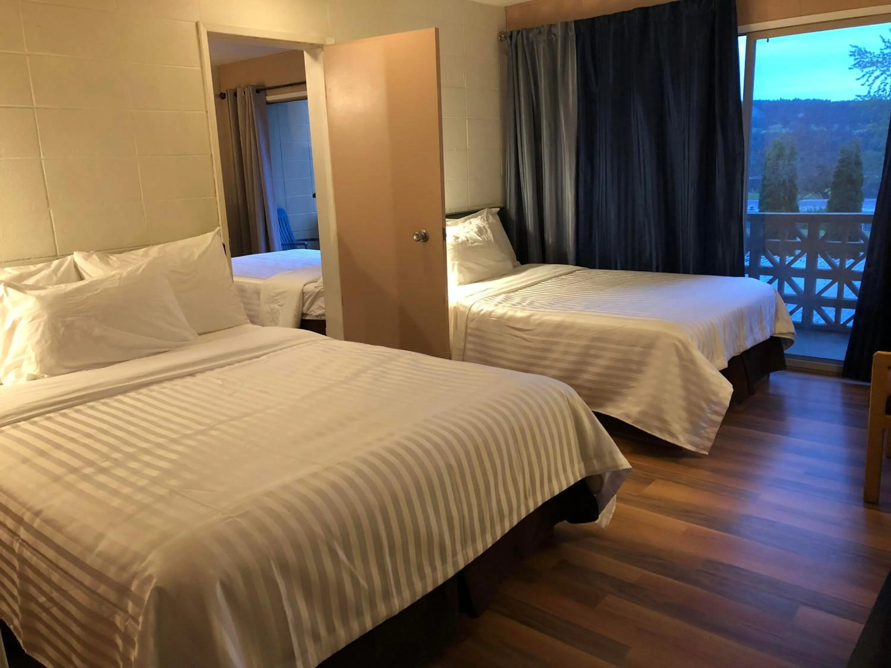 Bedroom, Bed in Holiday House Motel