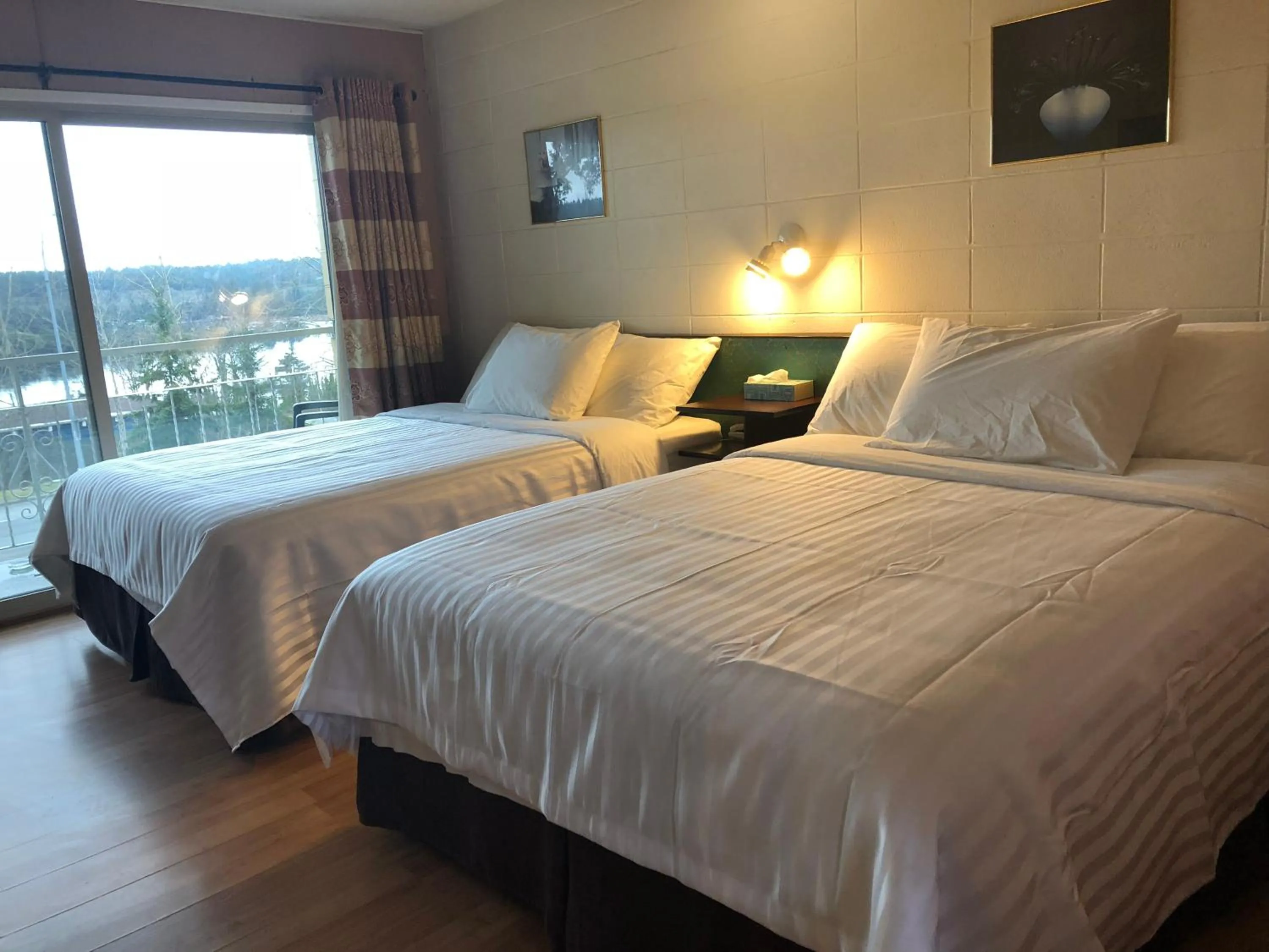 Bedroom, Bed in Holiday House Motel