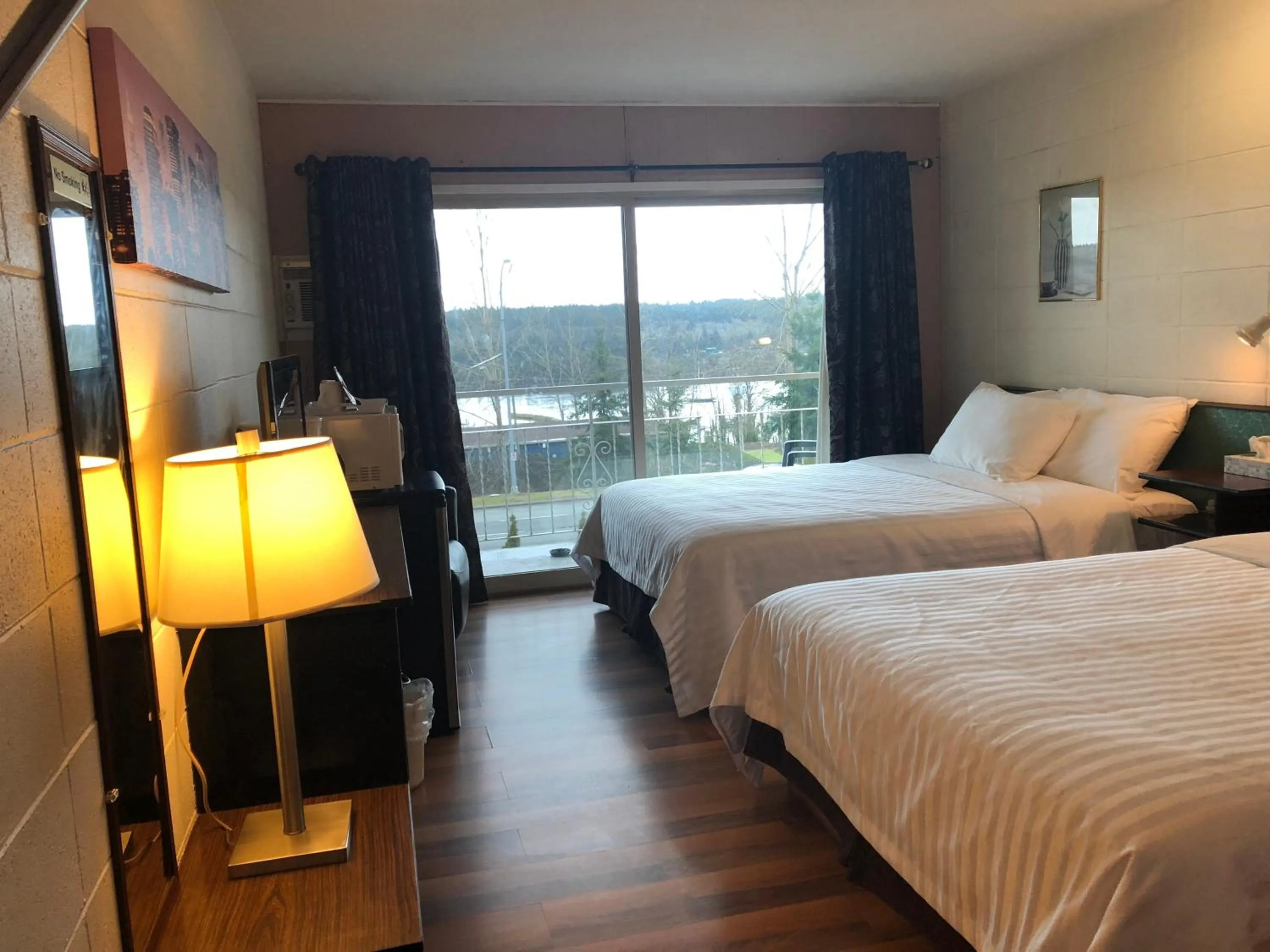 Bedroom, Bed in Holiday House Motel