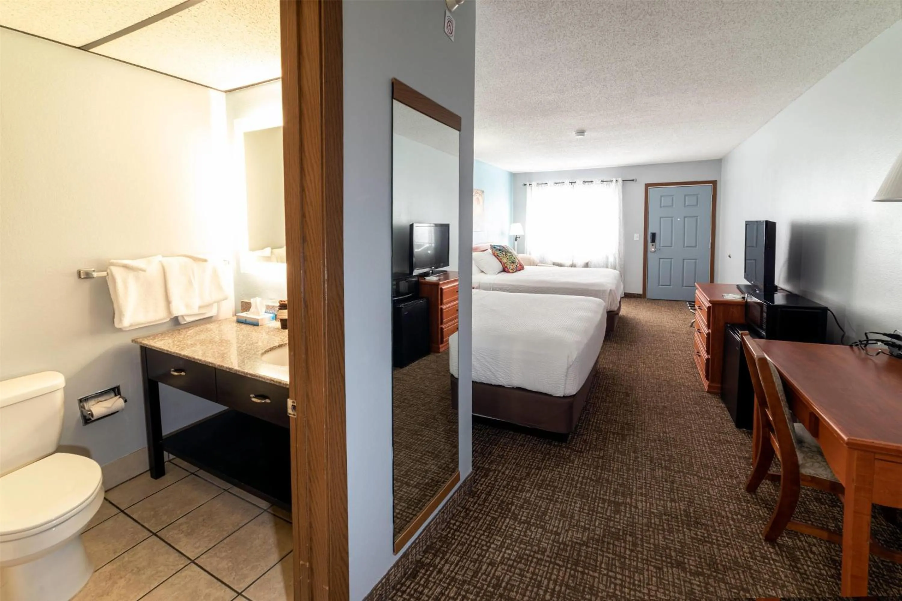 Photo of the whole room, Bed in Deadwood Gulch Resort, Trademark Collection by Wyndham